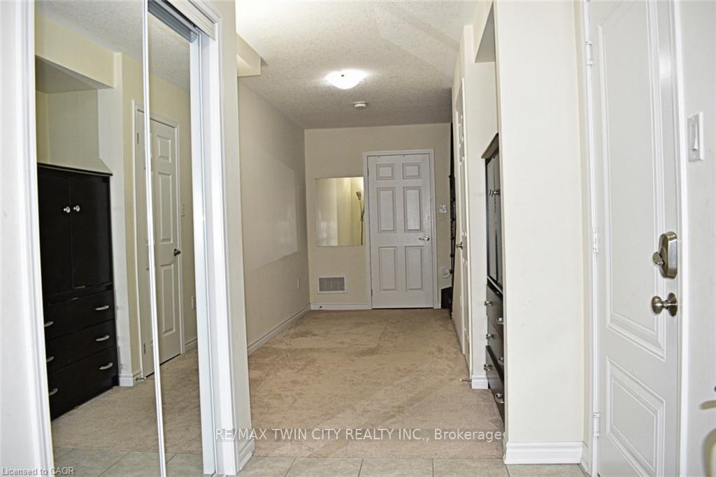 Photo 13 of 209 Netherby Lane, Kitchener, Rosenburg — HOMEH