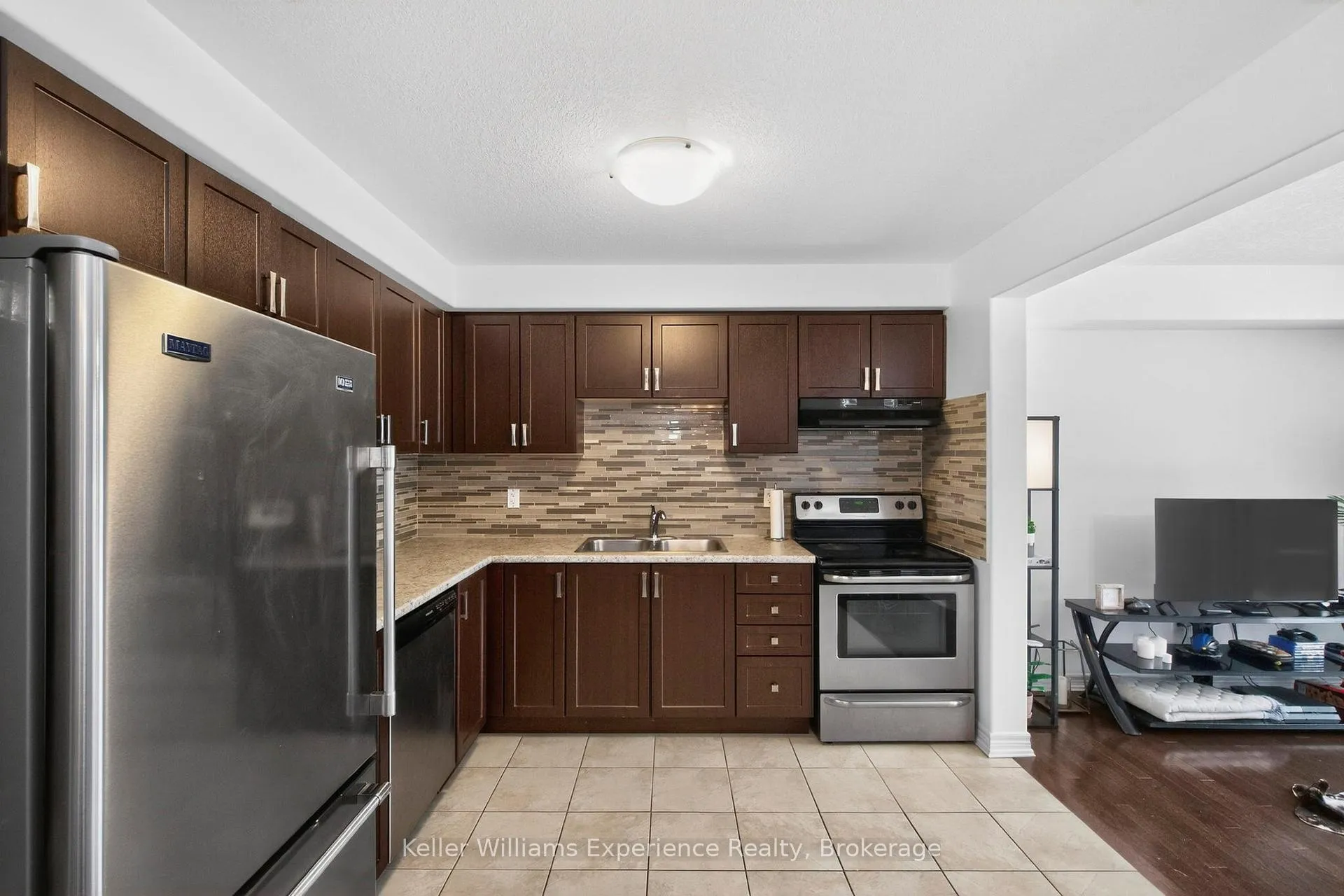 Photo 5 of 995 Cook Drive, Midland — HOMEH