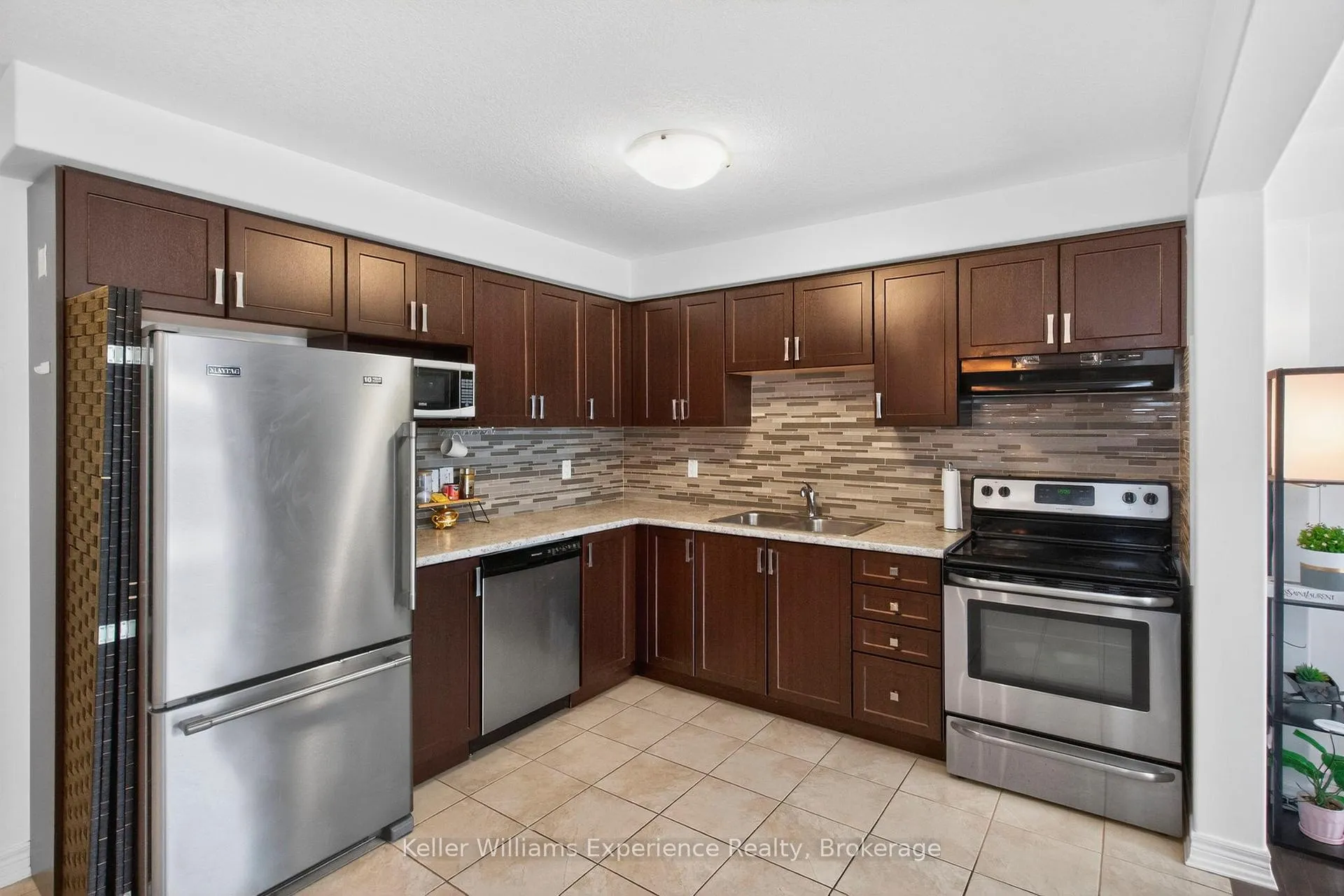 Photo 6 of 995 Cook Drive, Midland — HOMEH