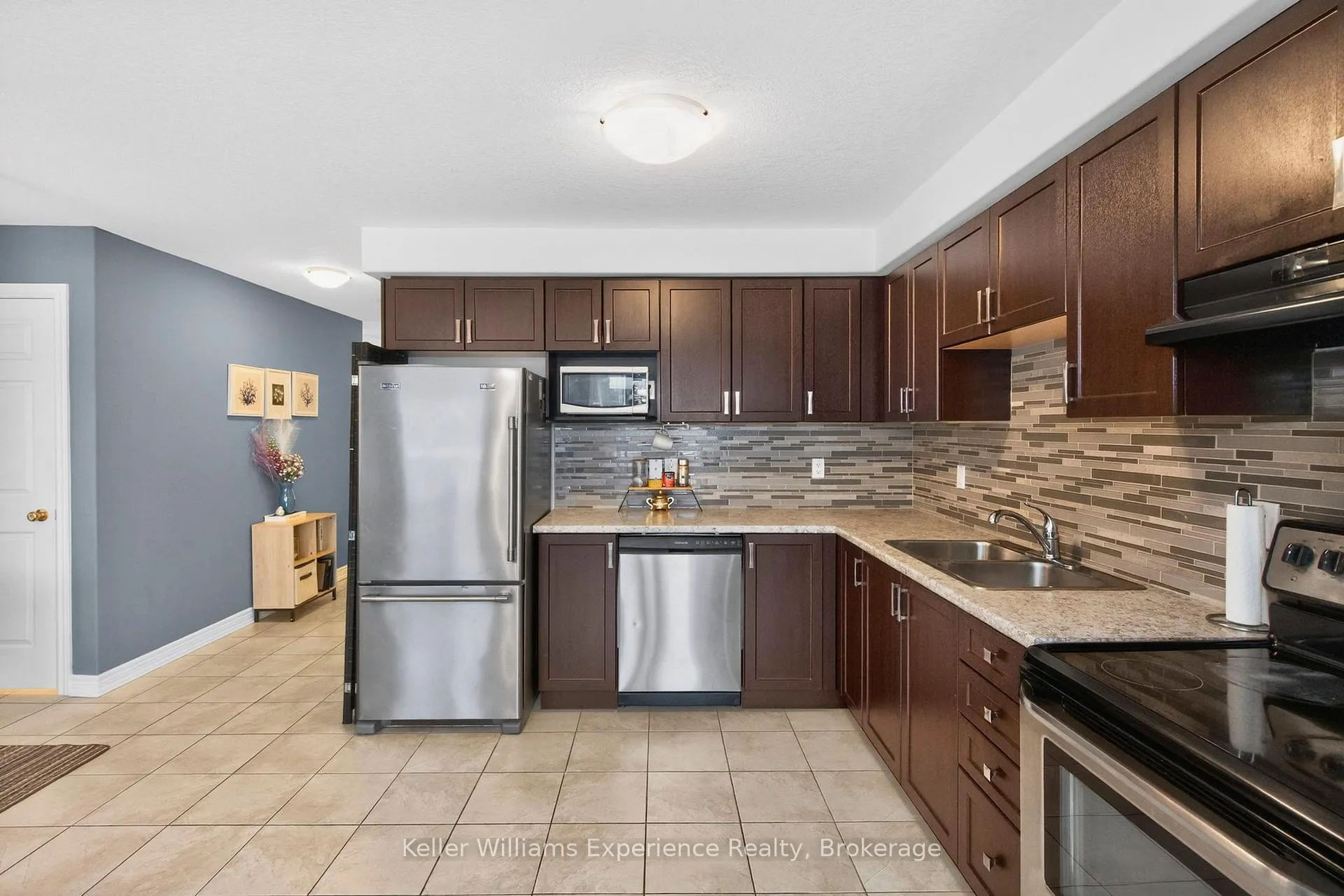 Photo 7 of 995 Cook Drive, Midland — HOMEH