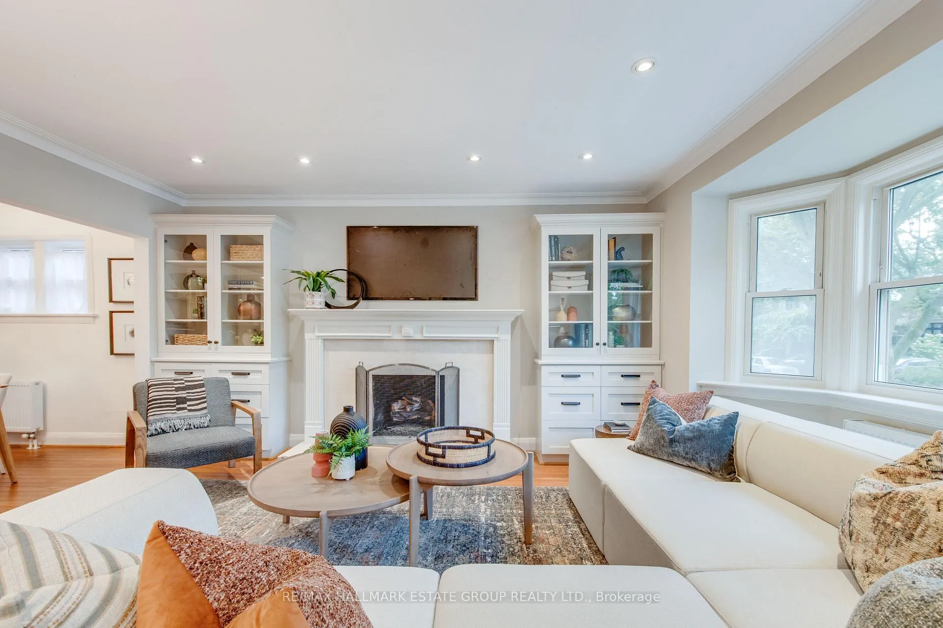 Photo 4 of 25 Flanders Road, Toronto, Humewood-Cedarvale — HOMEH