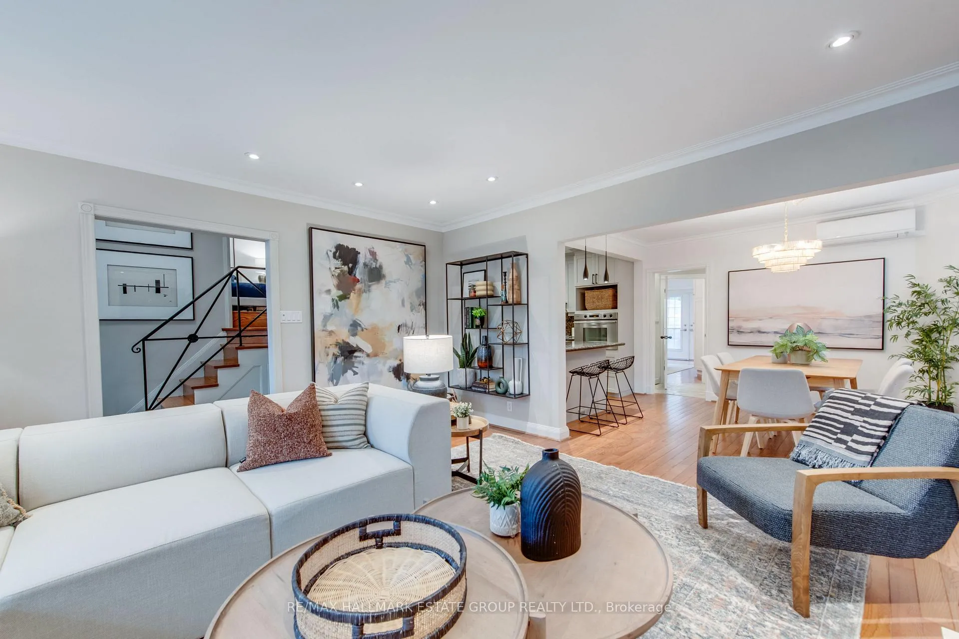 Photo 6 of 25 Flanders Road, Toronto, Humewood-Cedarvale — HOMEH