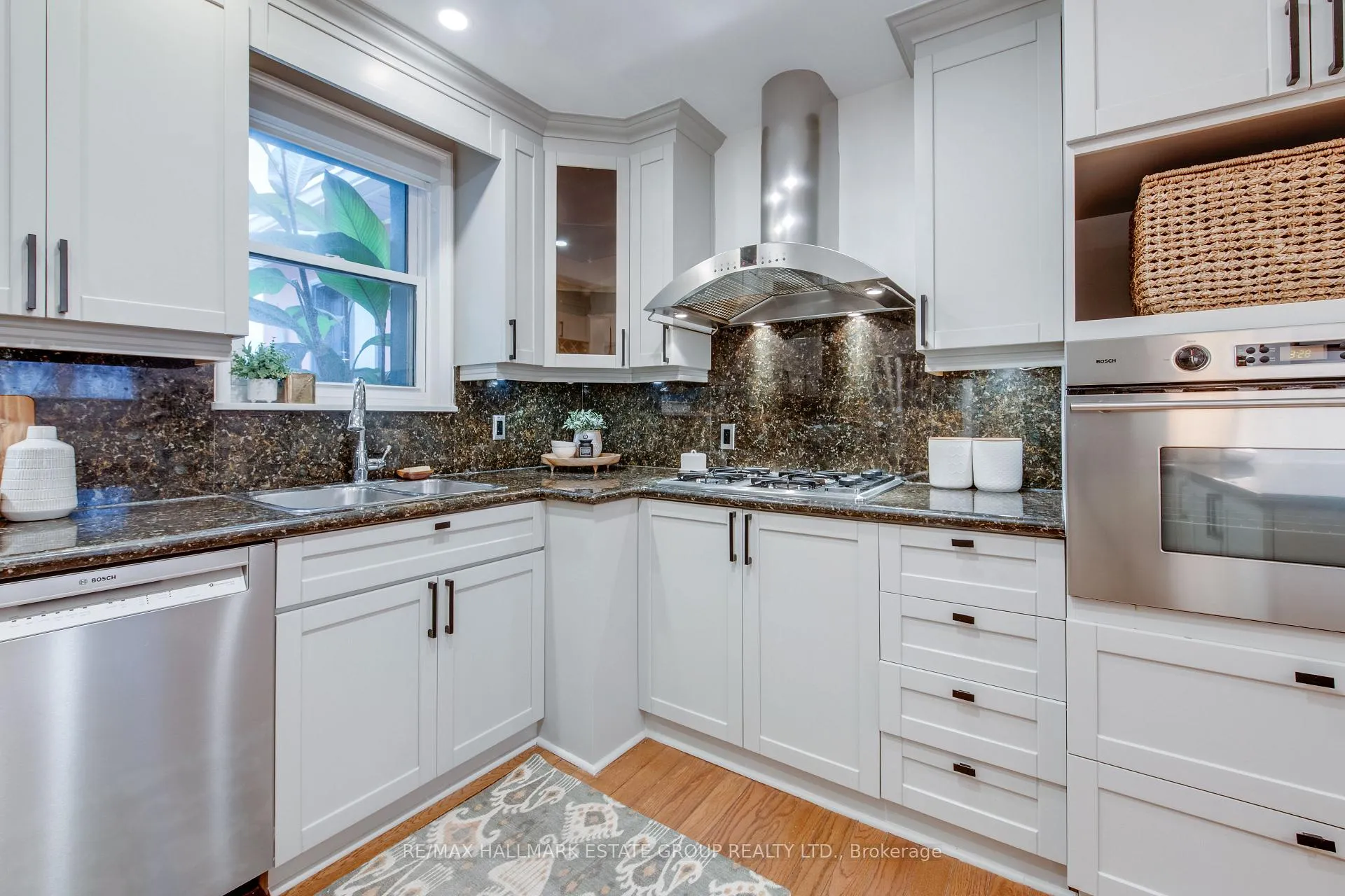 Photo 9 of 25 Flanders Road, Toronto, Humewood-Cedarvale — HOMEH