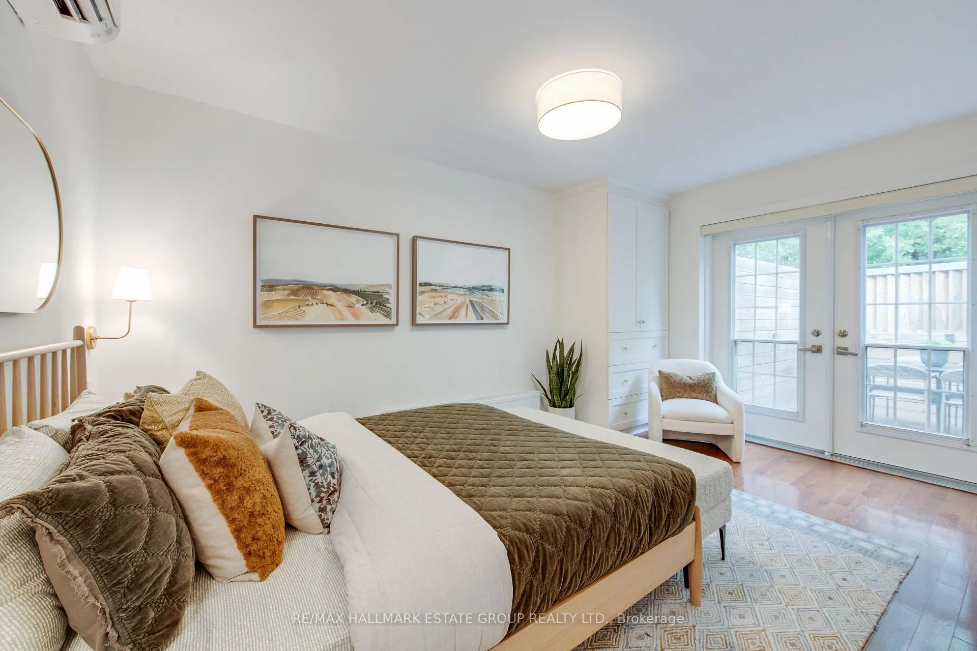 Photo 10 of 25 Flanders Road, Toronto, Humewood-Cedarvale — HOMEH
