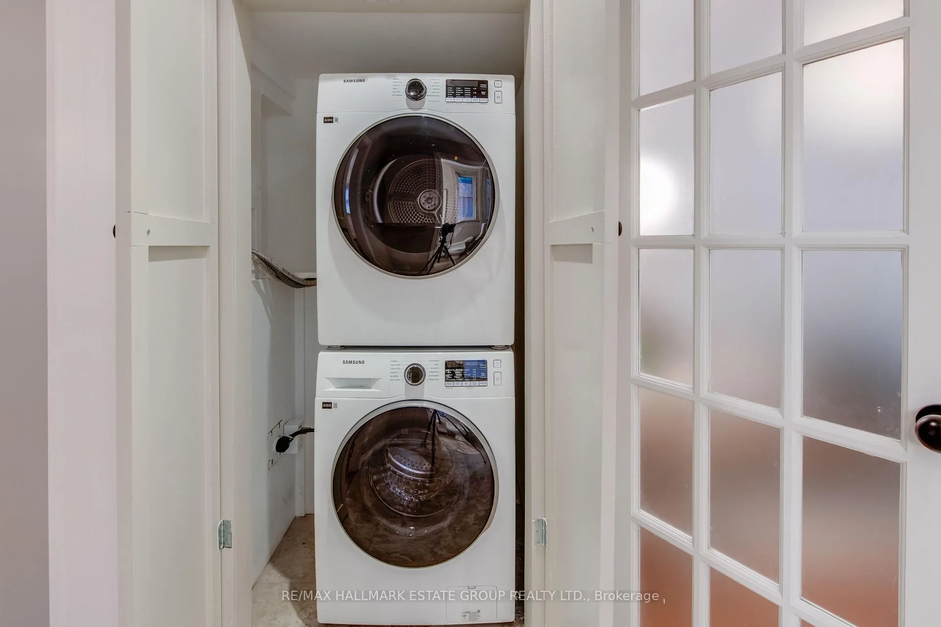 Photo 14 of 25 Flanders Road, Toronto, Humewood-Cedarvale — HOMEH