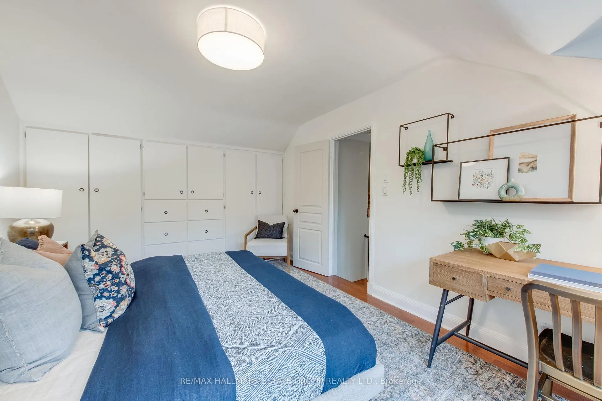 Photo 20 of 25 Flanders Road, Toronto, Humewood-Cedarvale — HOMEH