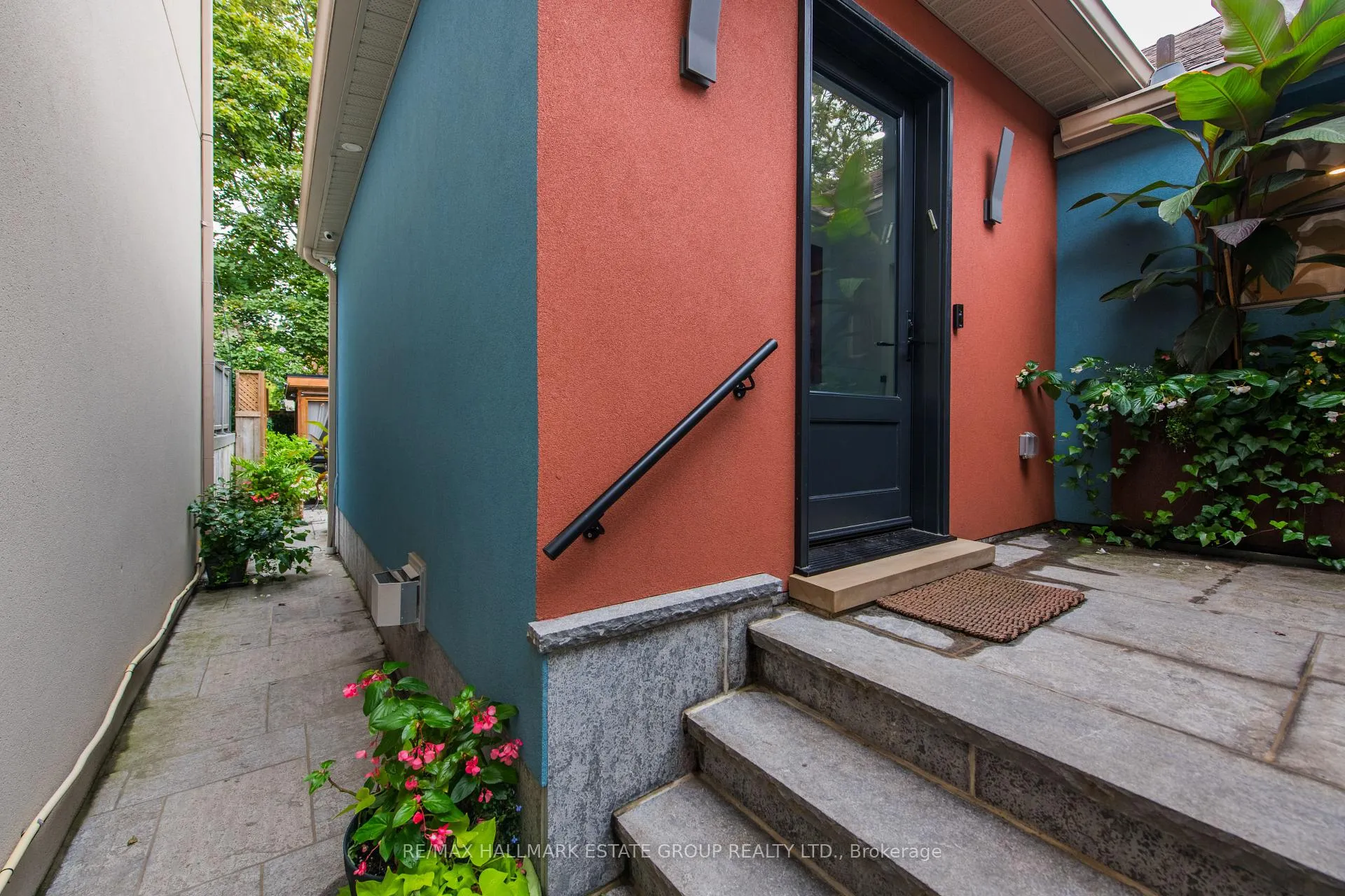 Photo 23 of 25 Flanders Road, Toronto, Humewood-Cedarvale — HOMEH