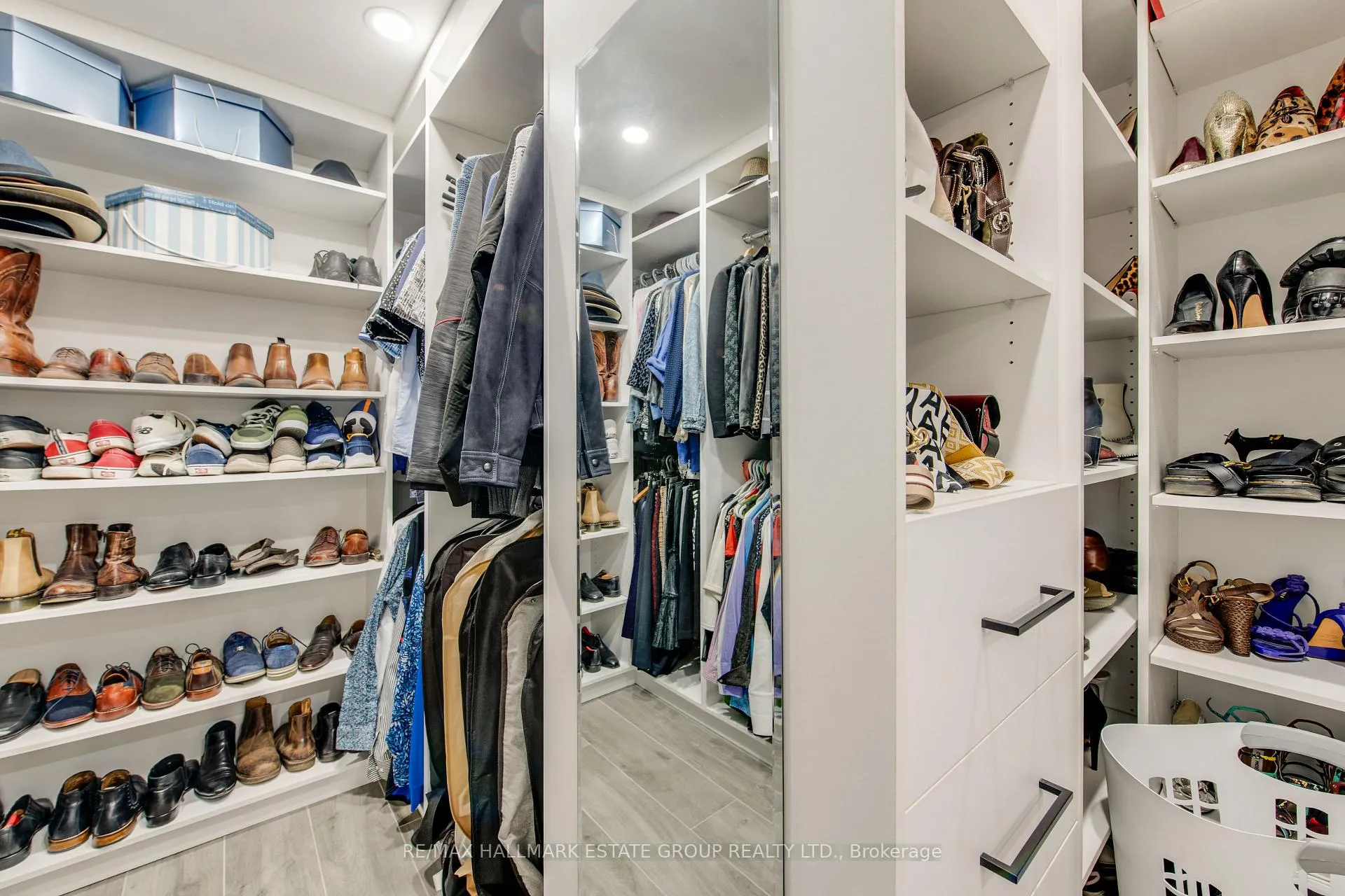 Photo 36 of 25 Flanders Road, Toronto, Humewood-Cedarvale — HOMEH