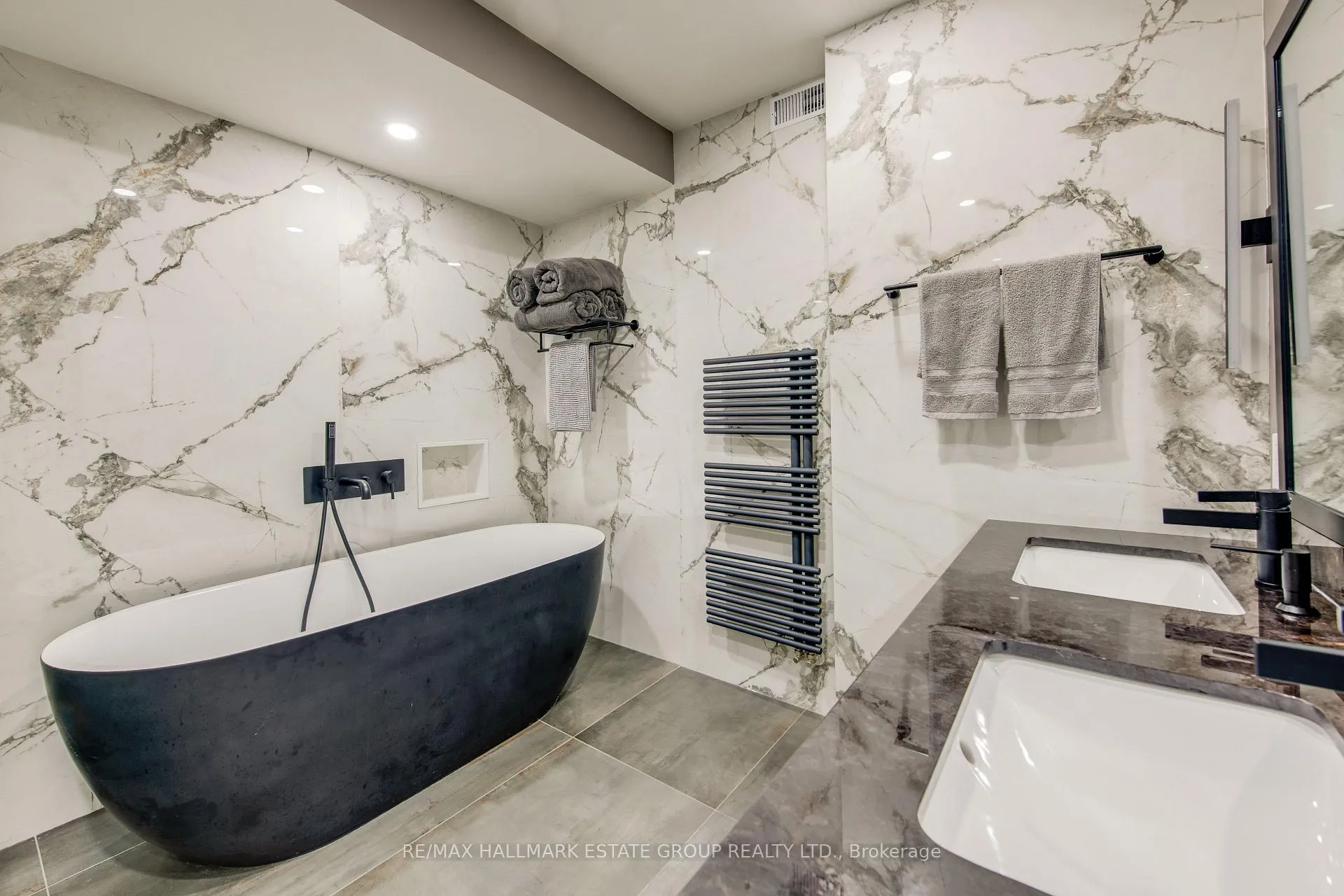 Photo 38 of 25 Flanders Road, Toronto, Humewood-Cedarvale — HOMEH