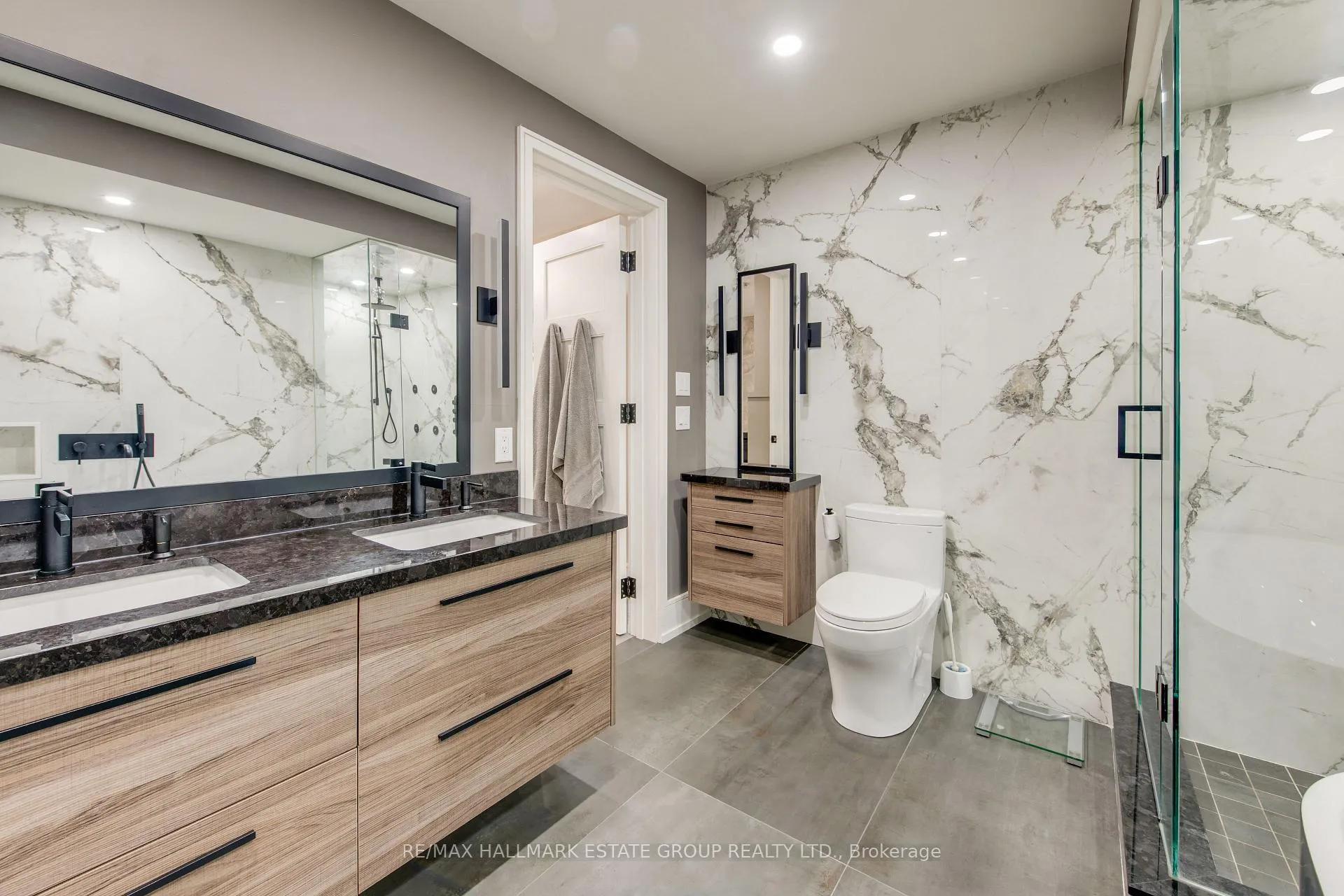 Photo 39 of 25 Flanders Road, Toronto, Humewood-Cedarvale — HOMEH