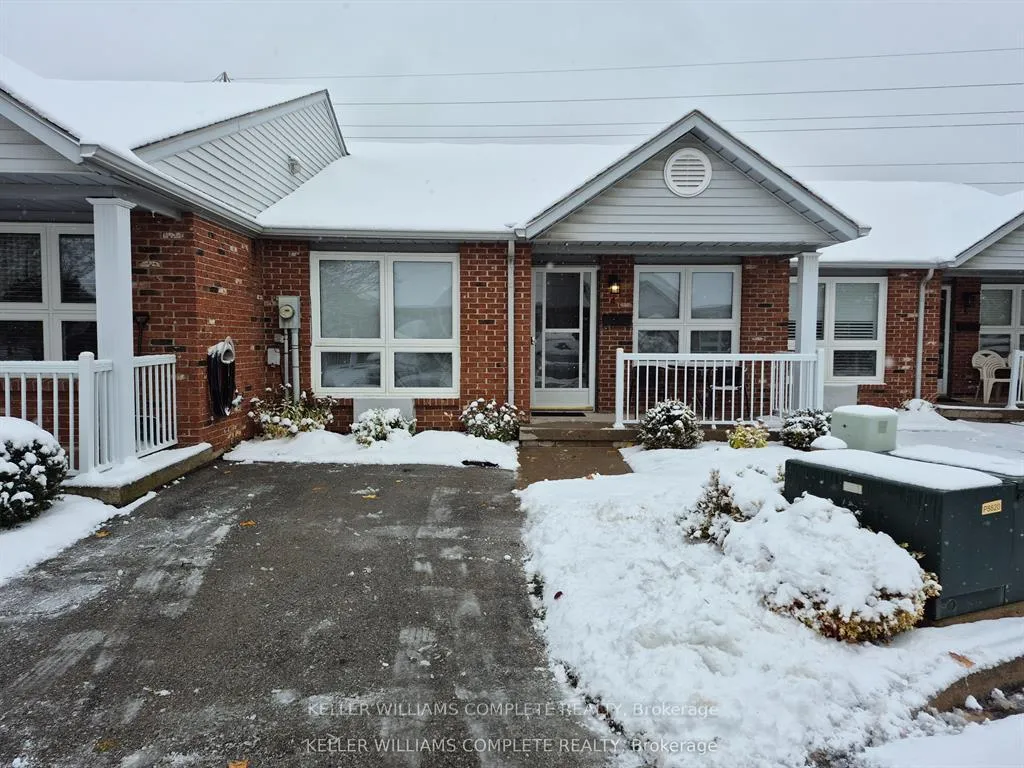 Photo 2 of Unit 4, 226 Vansickle Road, St. Catharines, Rykert/Vansickle — HOMEH