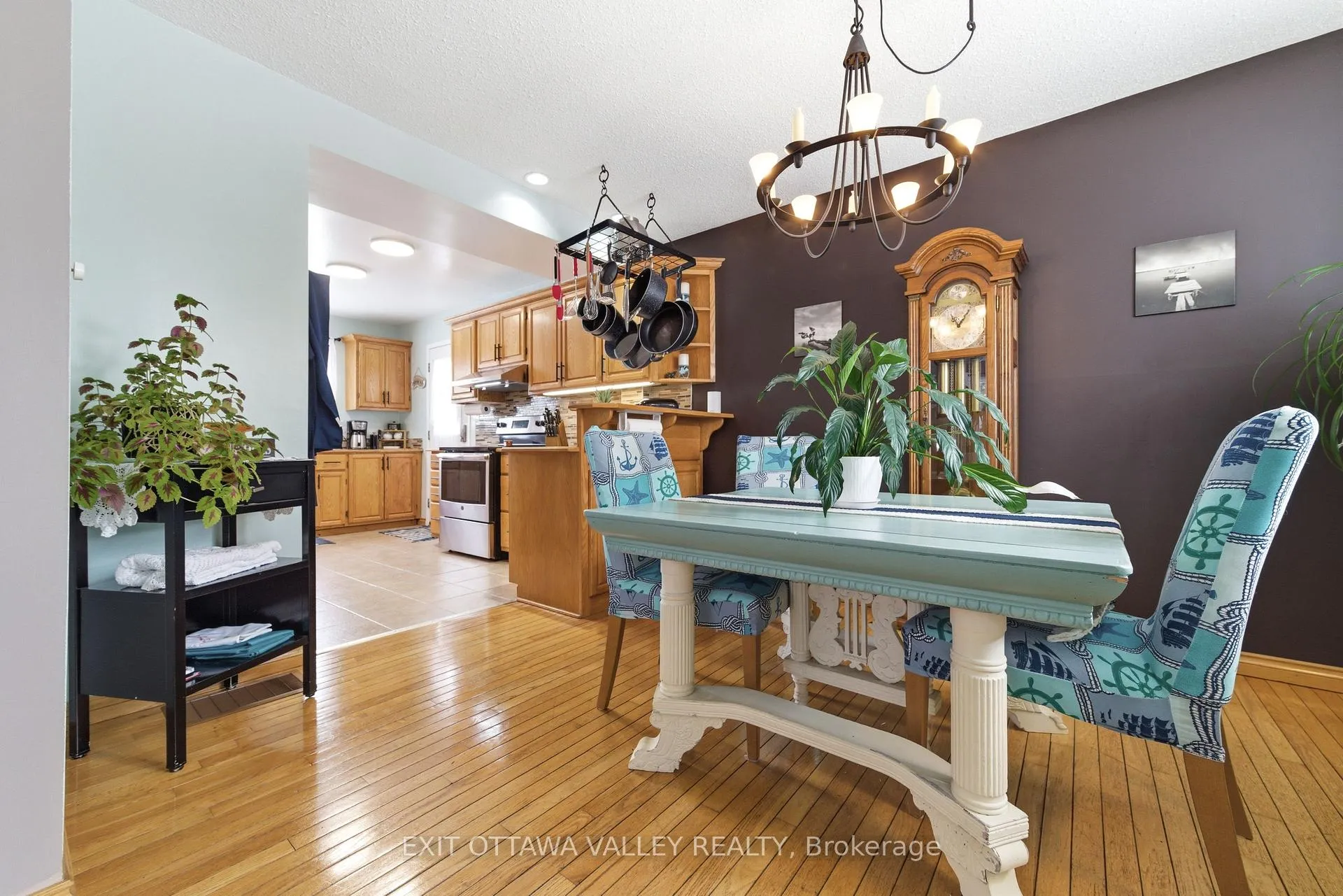 Photo 9 of 38 Thomas Street, Deep River — HOMEH