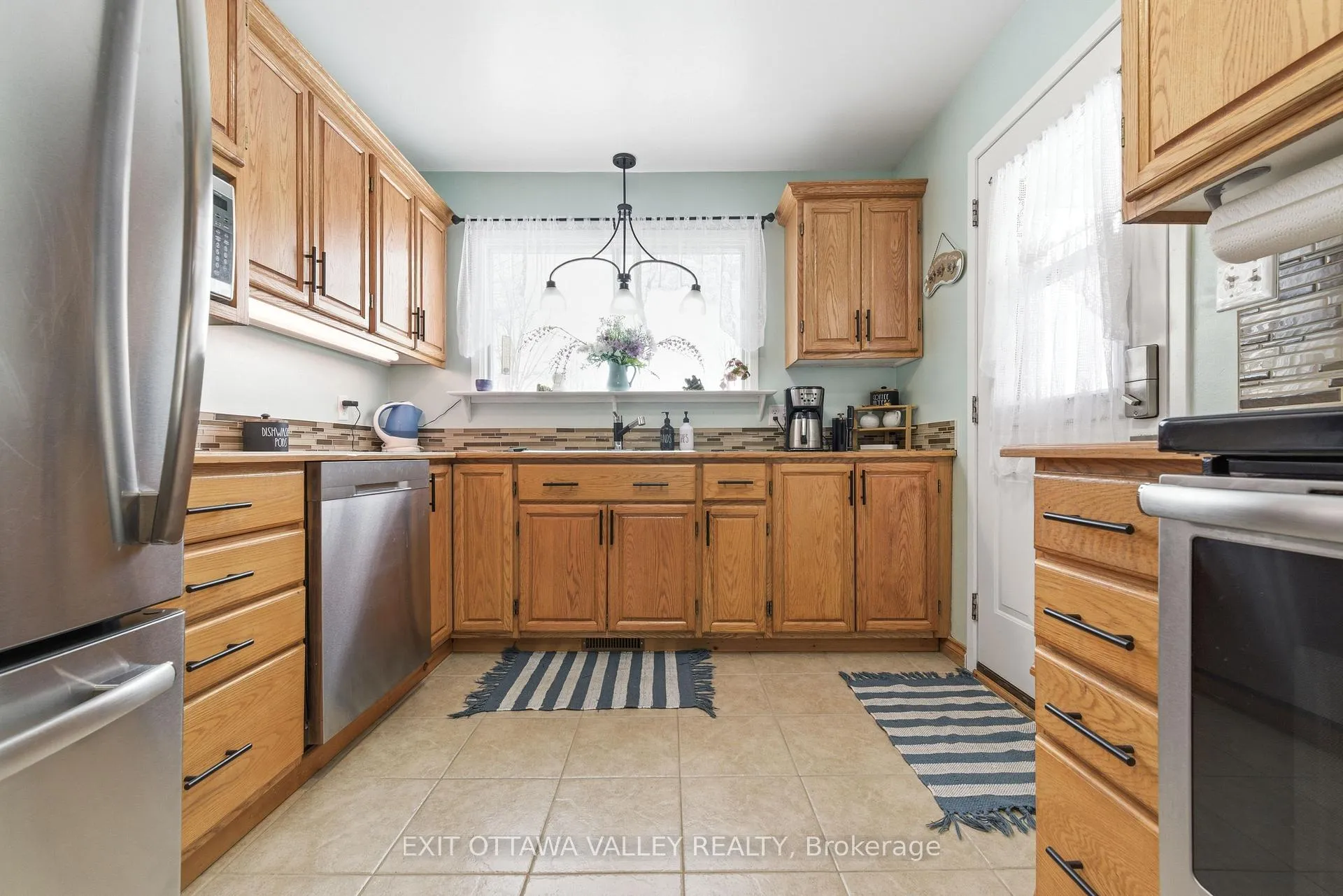 Photo 13 of 38 Thomas Street, Deep River — HOMEH