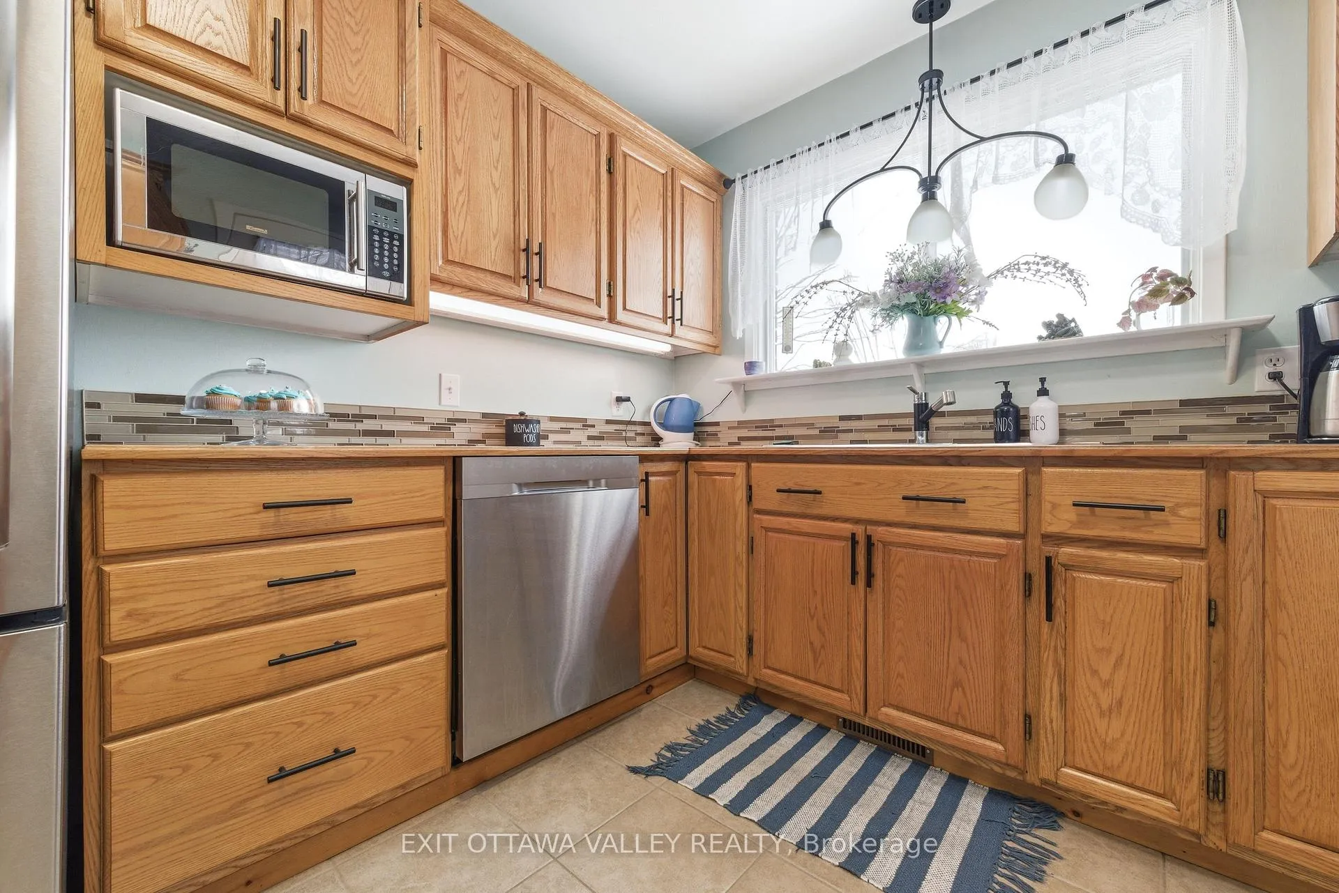Photo 14 of 38 Thomas Street, Deep River — HOMEH