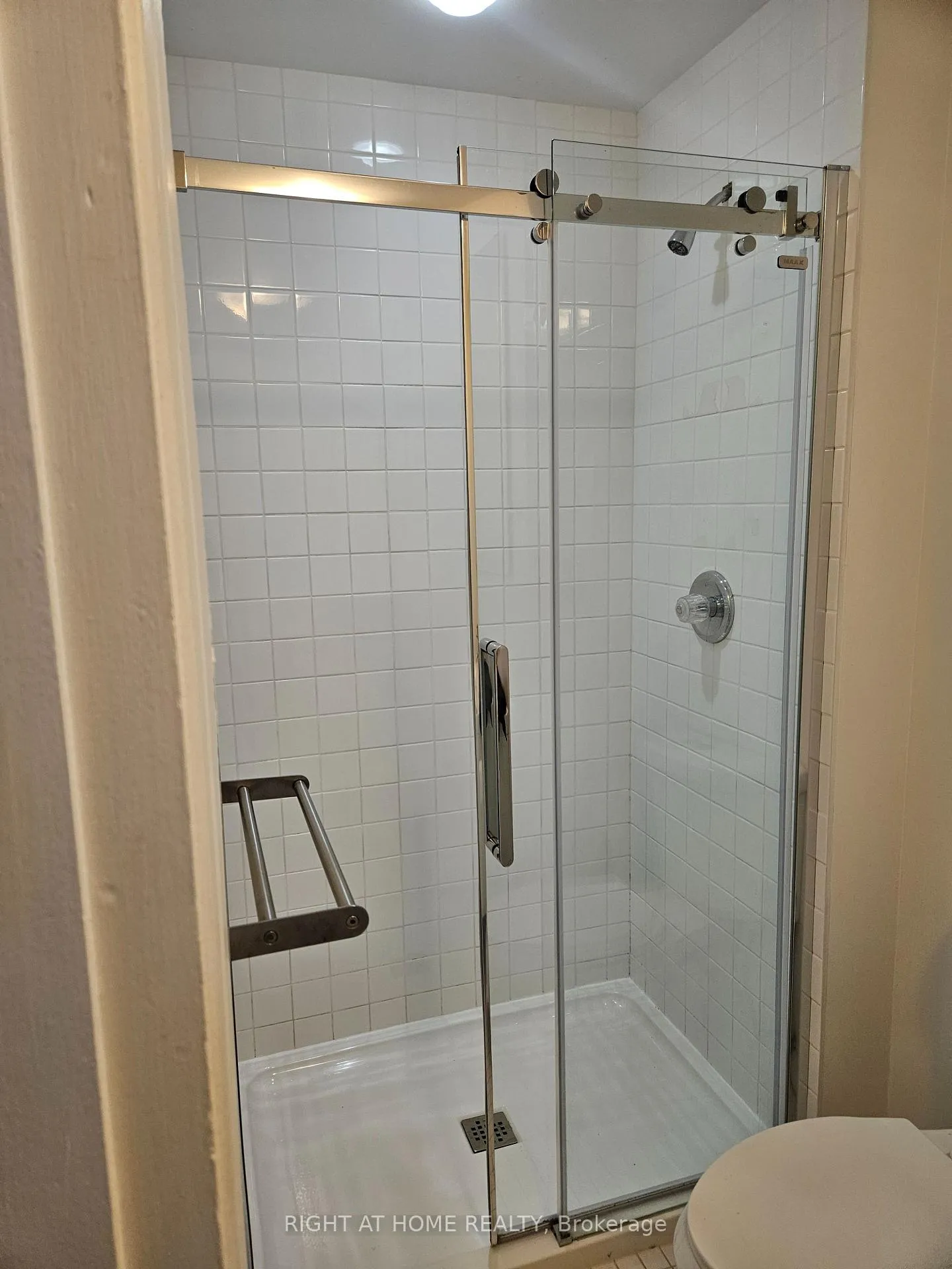 Photo 10 of Unit 2, 199 Catharine Street N, Hamilton, Beasley — HOMEH