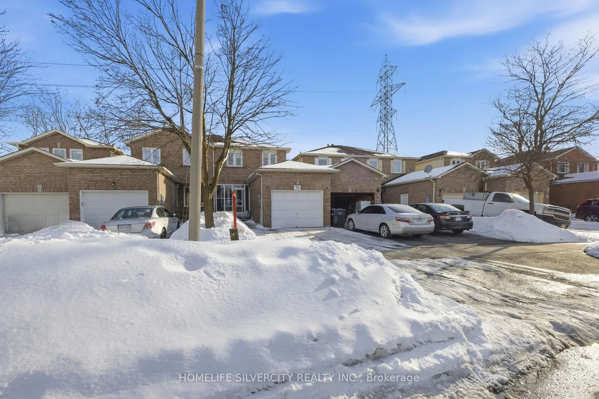 Photo 5 of 77 Tulip Drive, Brampton, Fletcher's Creek South — HOMEH