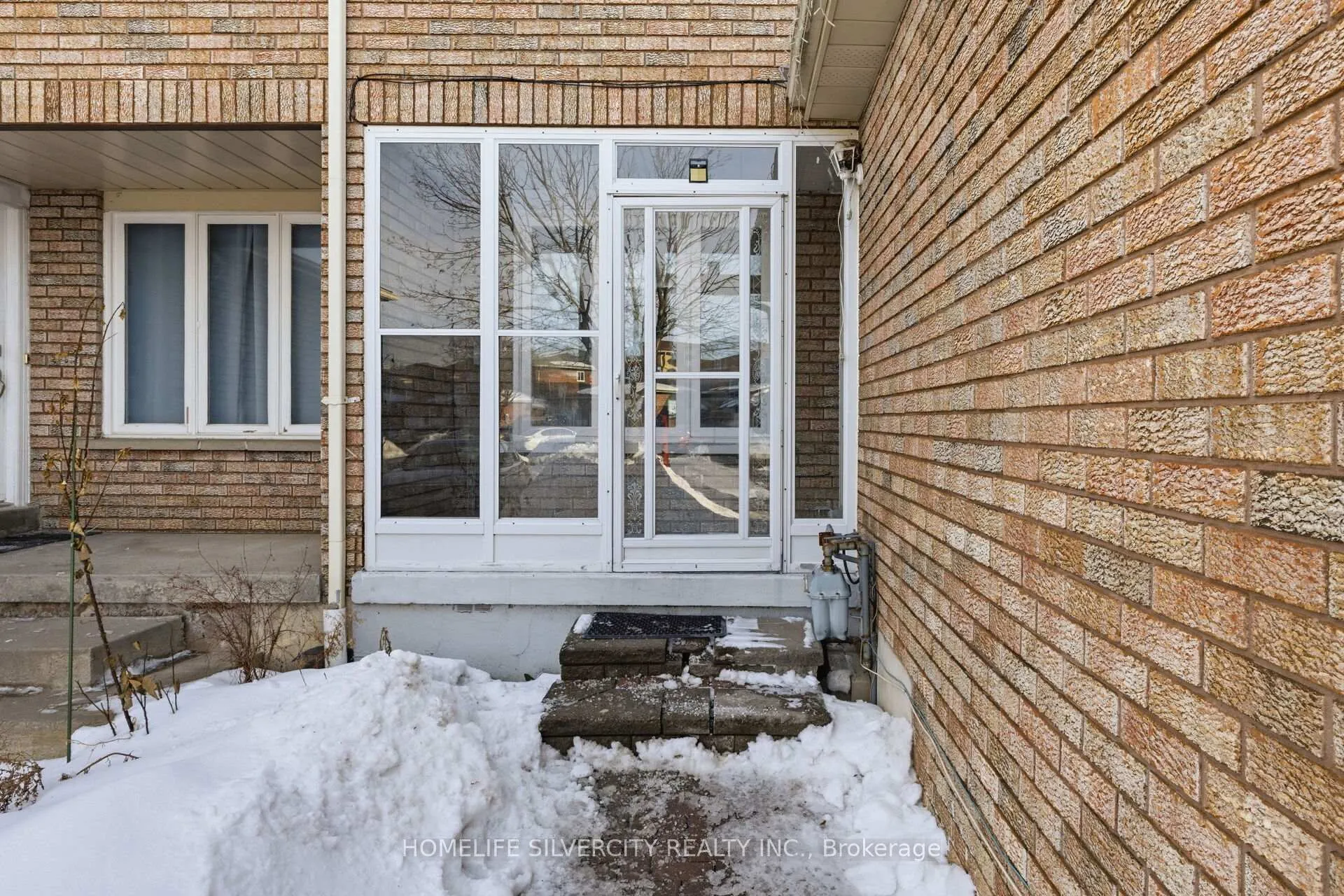 Photo 9 of 77 Tulip Drive, Brampton, Fletcher's Creek South — HOMEH