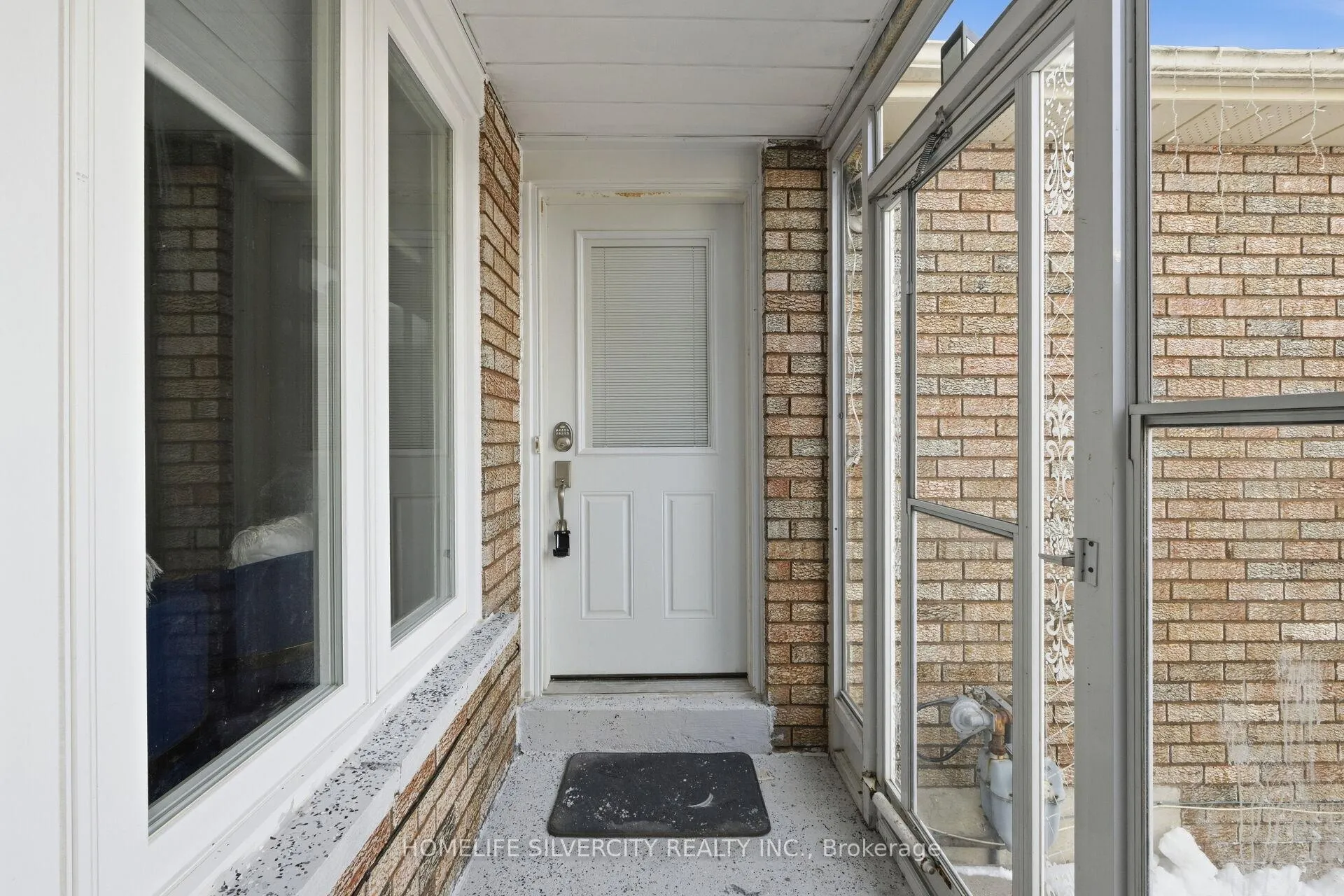 Photo 10 of 77 Tulip Drive, Brampton, Fletcher's Creek South — HOMEH