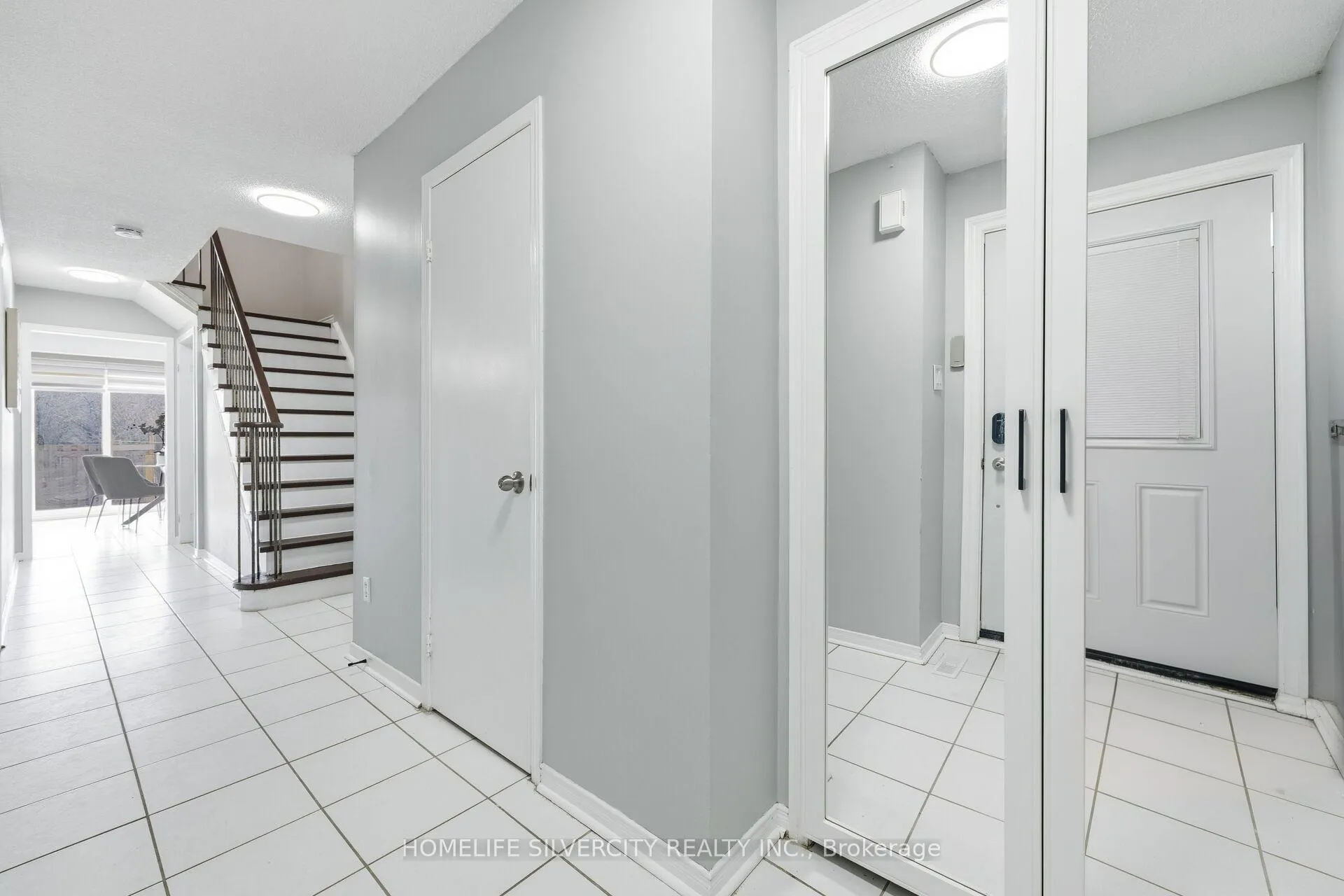 Photo 11 of 77 Tulip Drive, Brampton, Fletcher's Creek South — HOMEH