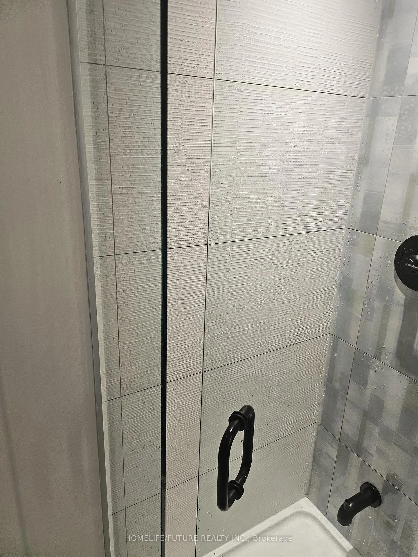 Photo 11 of Unit 207, 5 Lakeview Avenue, Toronto, Trinity-Bellwoods — HOMEH