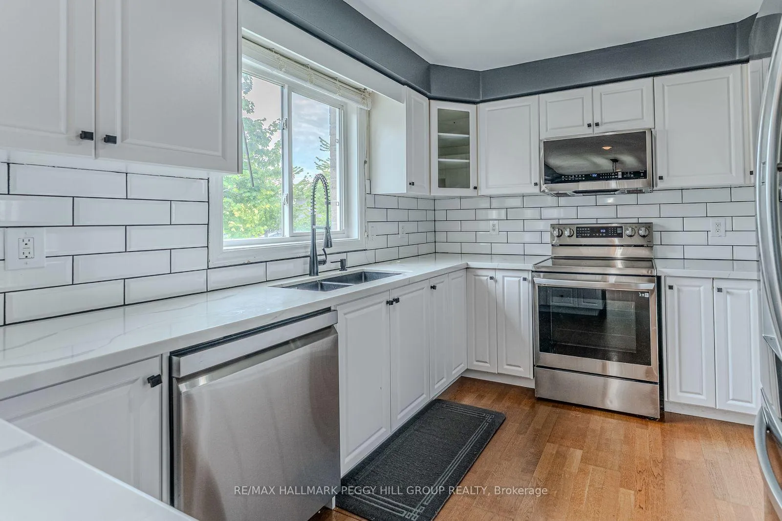 Photo 2 of 63 Wismer Avenue, Barrie, Northwest — HOMEH