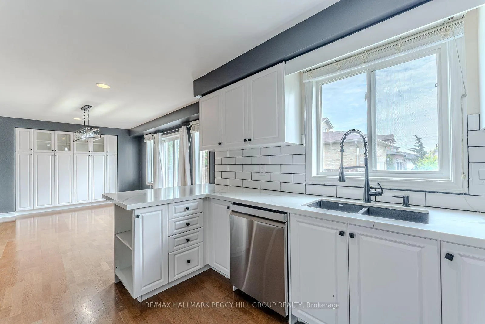 Photo 3 of 63 Wismer Avenue, Barrie, Northwest — HOMEH