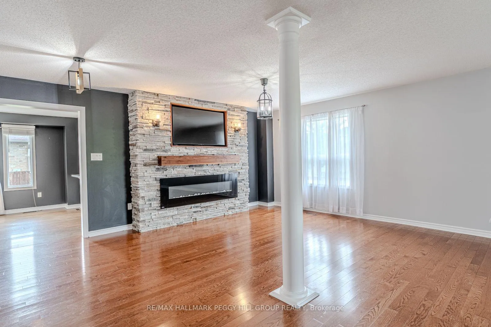 Photo 6 of 63 Wismer Avenue, Barrie, Northwest — HOMEH