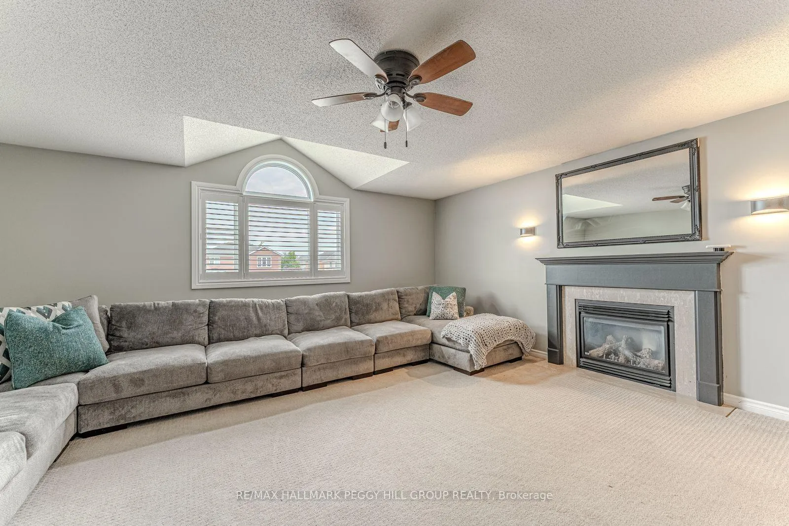 Photo 9 of 63 Wismer Avenue, Barrie, Northwest — HOMEH