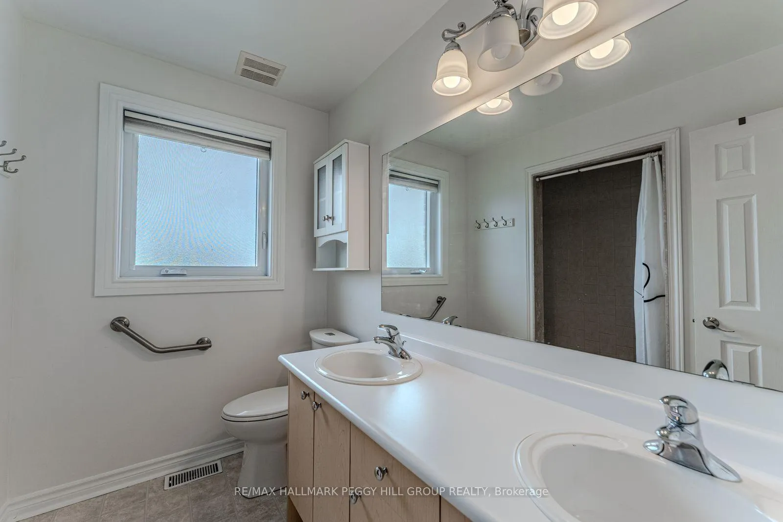 Photo 11 of 63 Wismer Avenue, Barrie, Northwest — HOMEH
