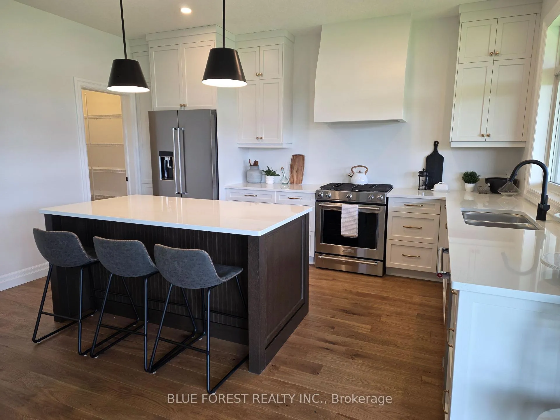 Photo 4 of 230 Harvest Lane, Thames Centre, Rural Thames Centre — HOMEH