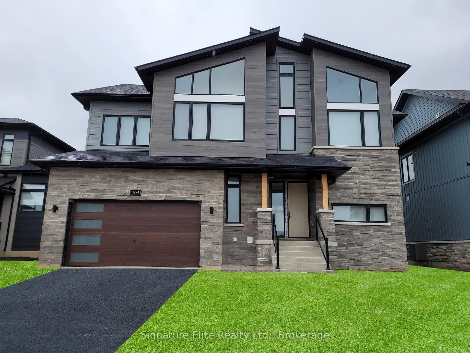 Photo 1 of 105 Cattail Crescent, Blue Mountains — HOMEH