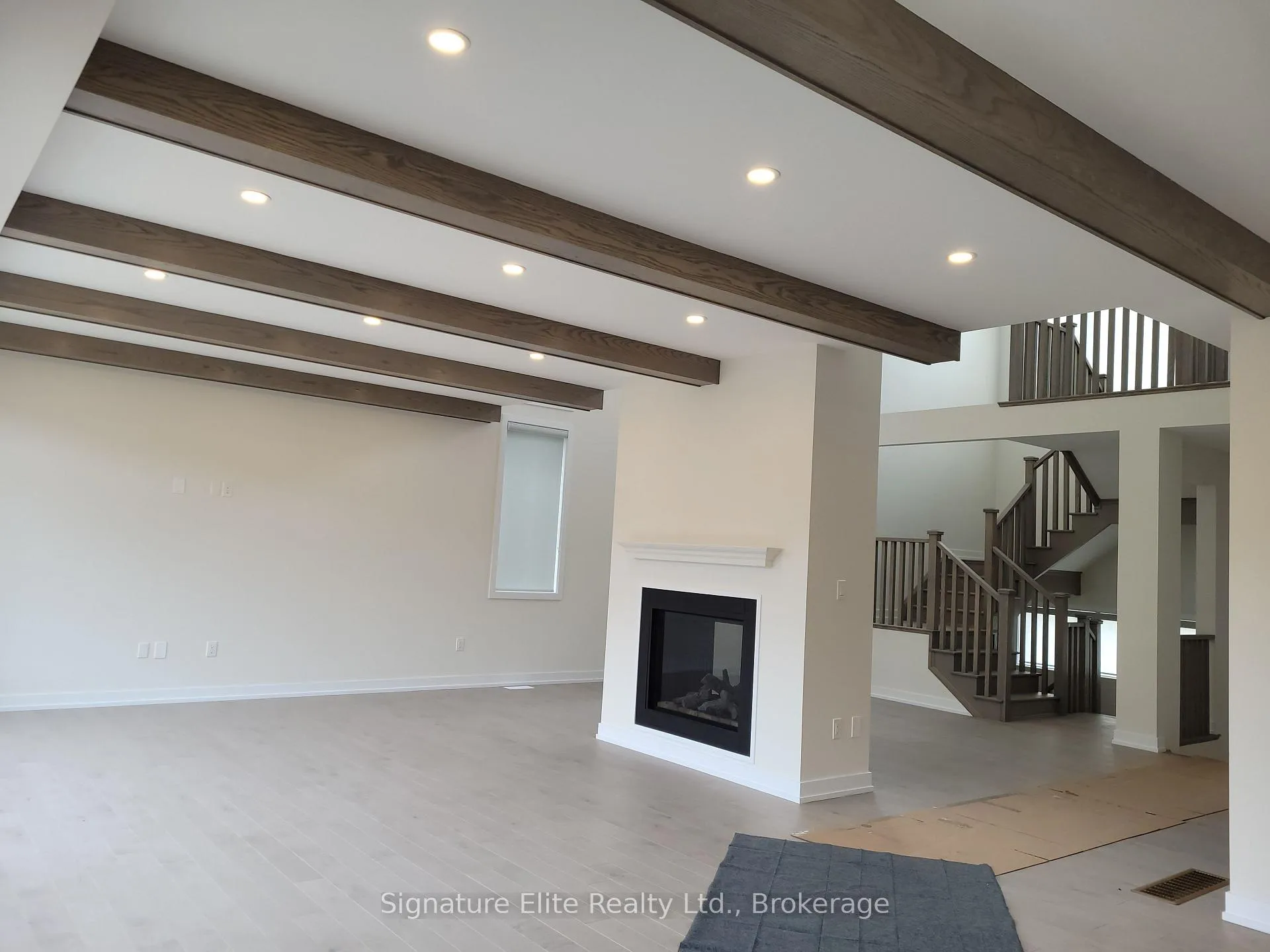 Photo 4 of 105 Cattail Crescent, Blue Mountains — HOMEH
