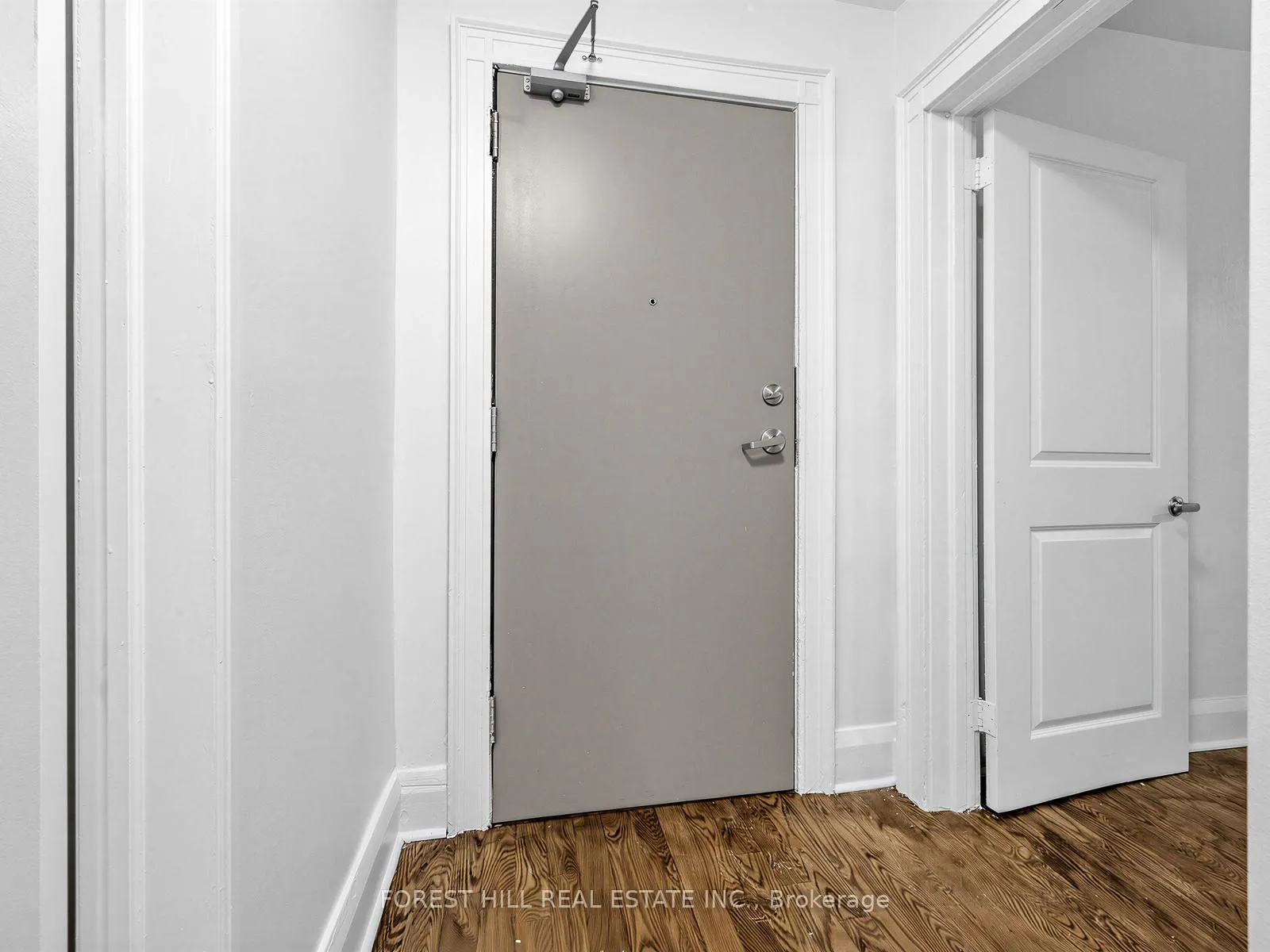Photo 4 of Unit 7, 312 Lonsdale Road, Toronto, Forest Hill South — HOMEH