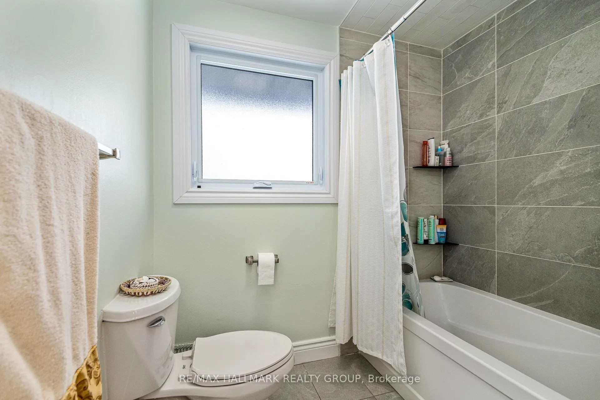 Photo 16 of 1190 Maple Avenue, Ottawa, Manotick Village & Manotick Estates — HOMEH