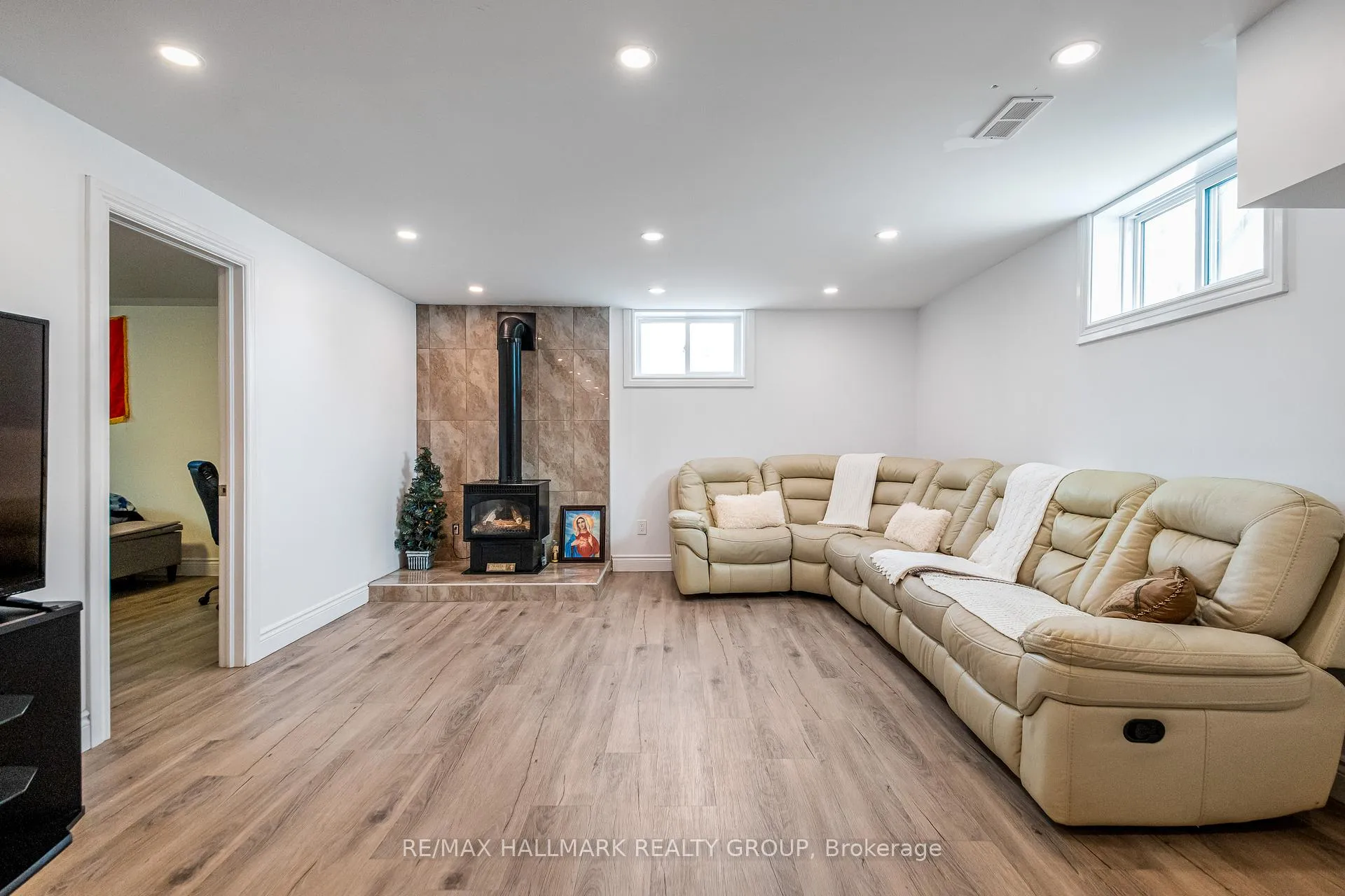 Photo 25 of 1190 Maple Avenue, Ottawa, Manotick Village & Manotick Estates — HOMEH