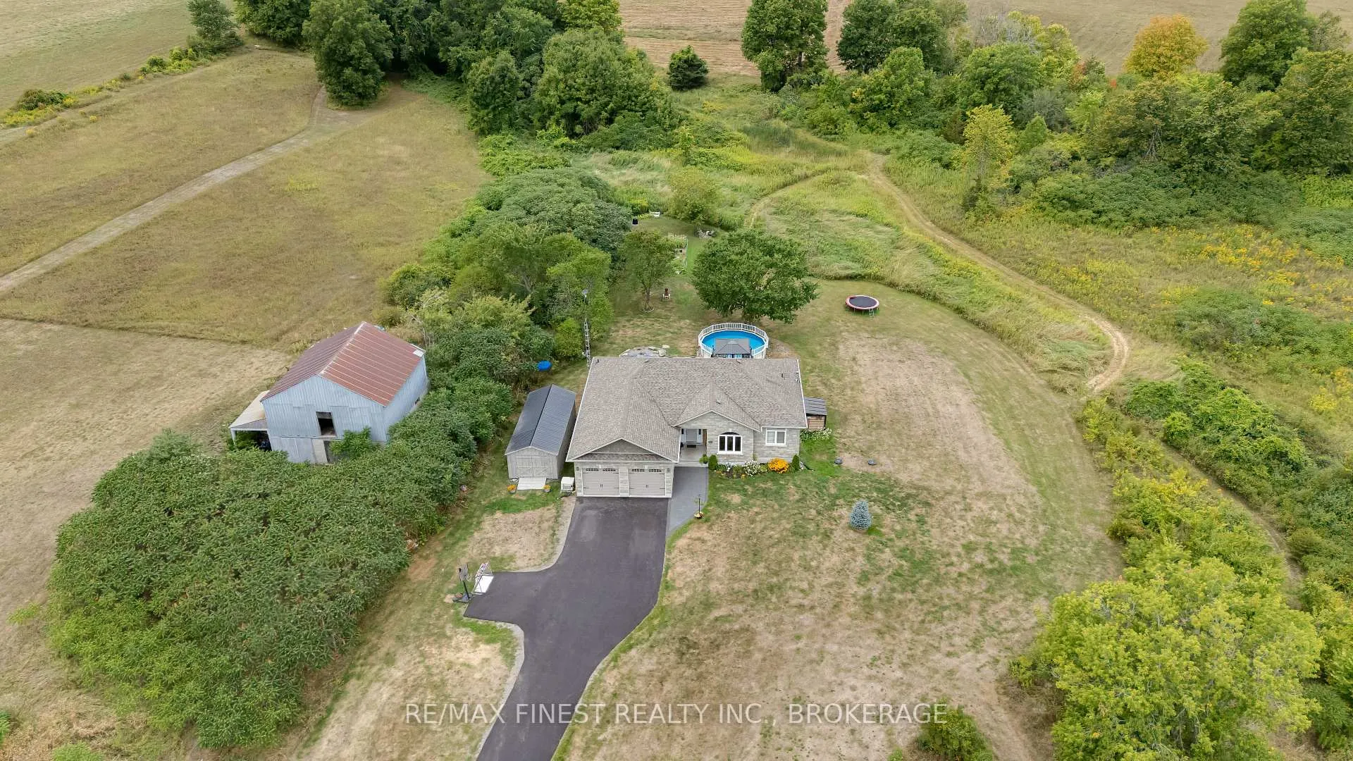 Photo 3 of 3527 Battersea Road, Frontenac, Frontenac South — HOMEH