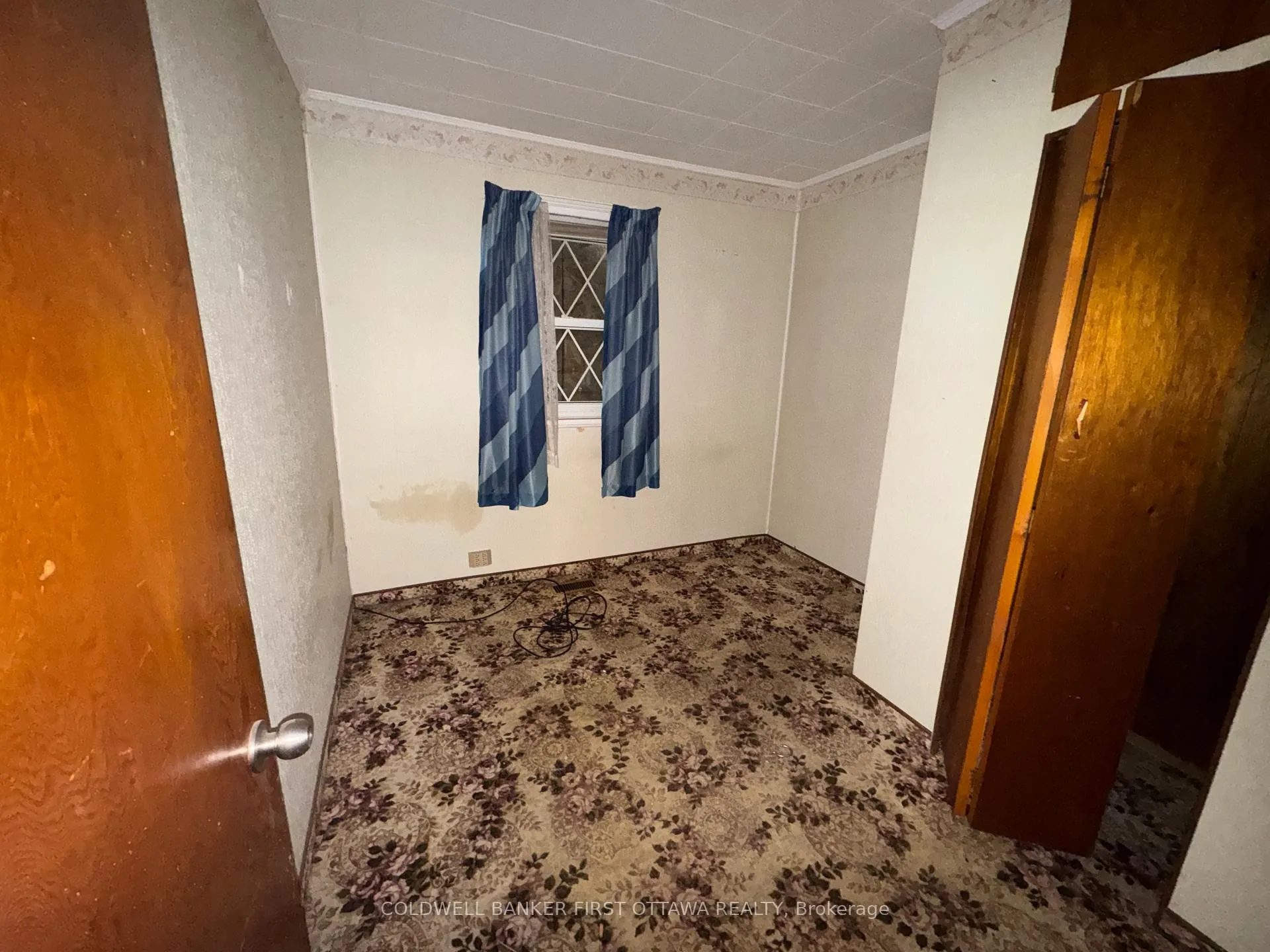 Photo 10 of 604 Perth Street, Pembroke — HOMEH