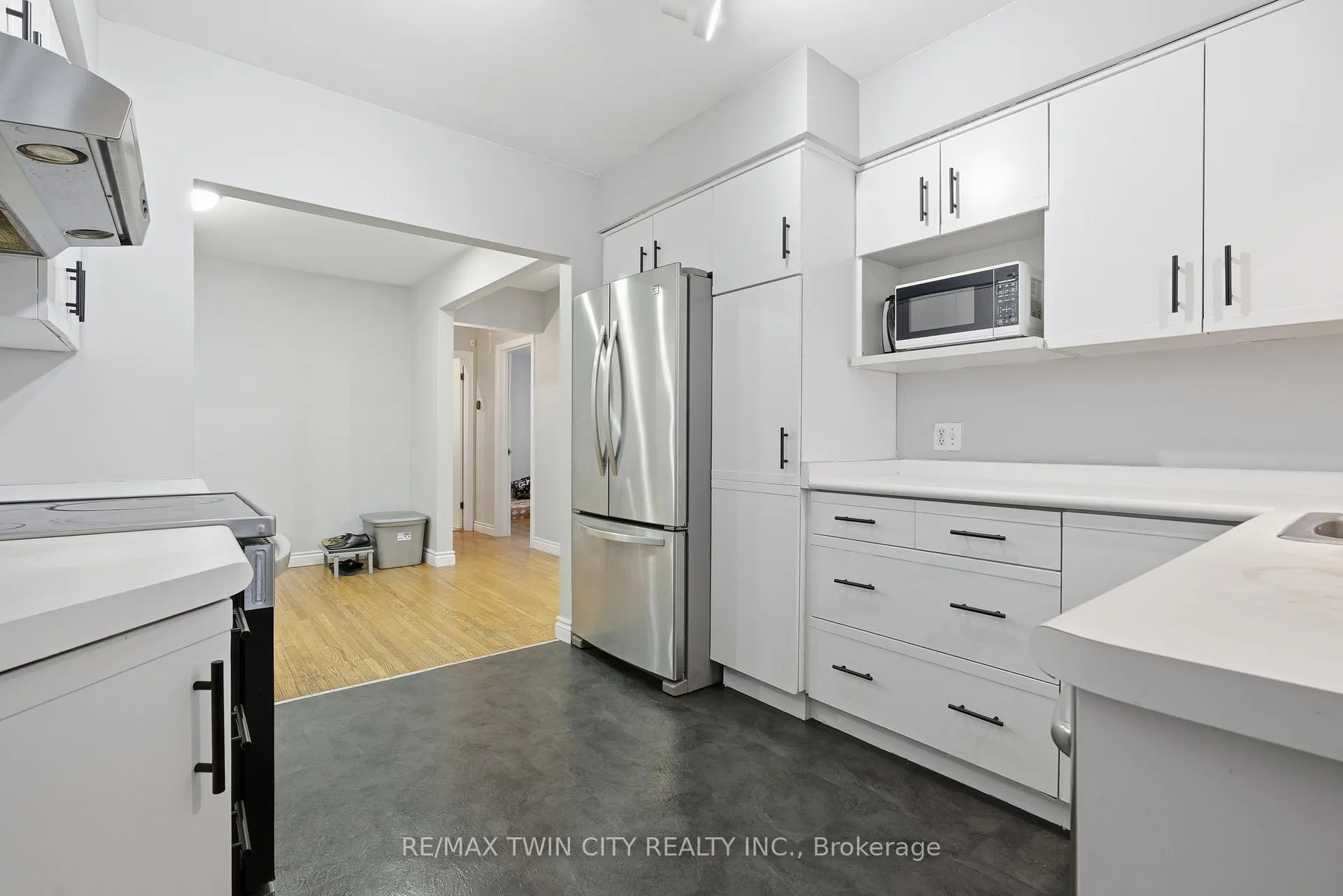 Photo 10 of 18 Harber Avenue, Kitchener — HOMEH