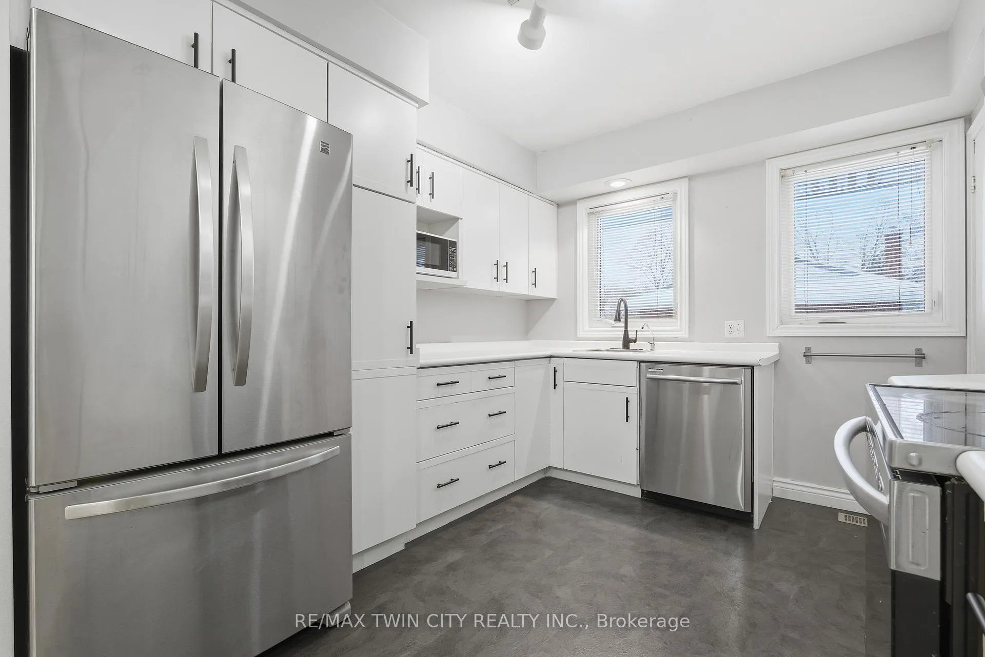 Photo 12 of 18 Harber Avenue, Kitchener — HOMEH
