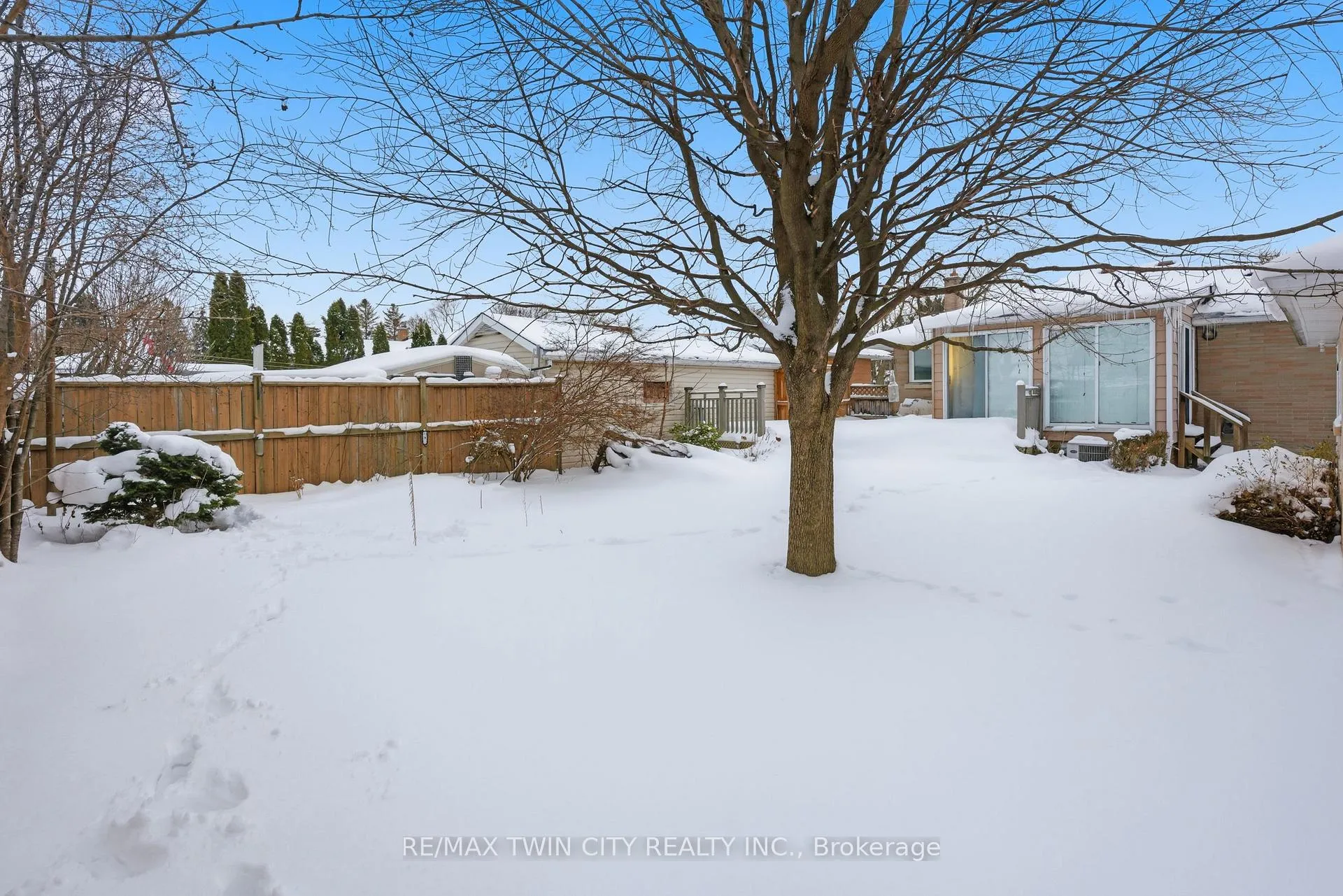 Photo 36 of 18 Harber Avenue, Kitchener — HOMEH