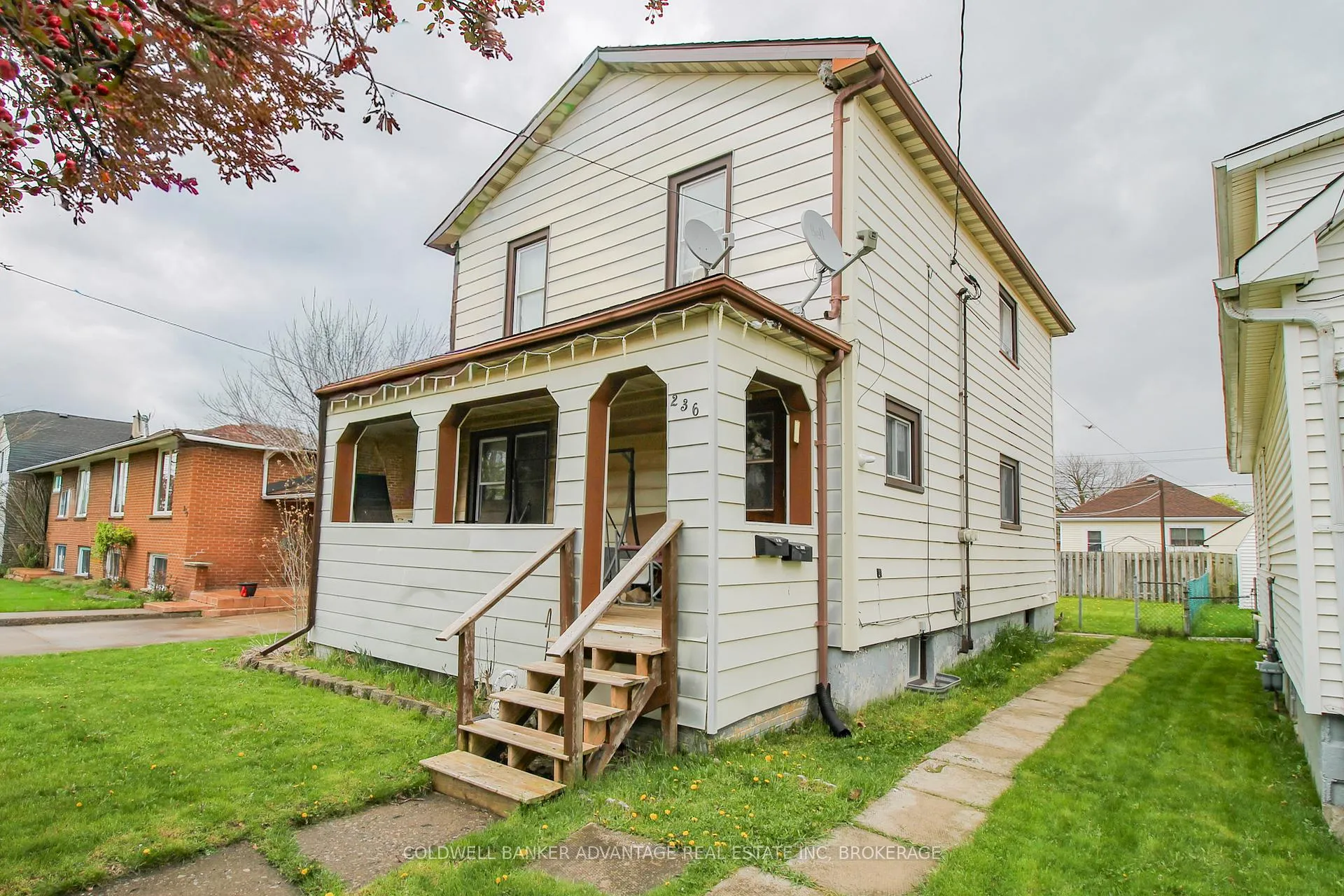 Photo 1 of 236 Wallace Avenue S, Welland, Lincoln/Crowland — HOMEH