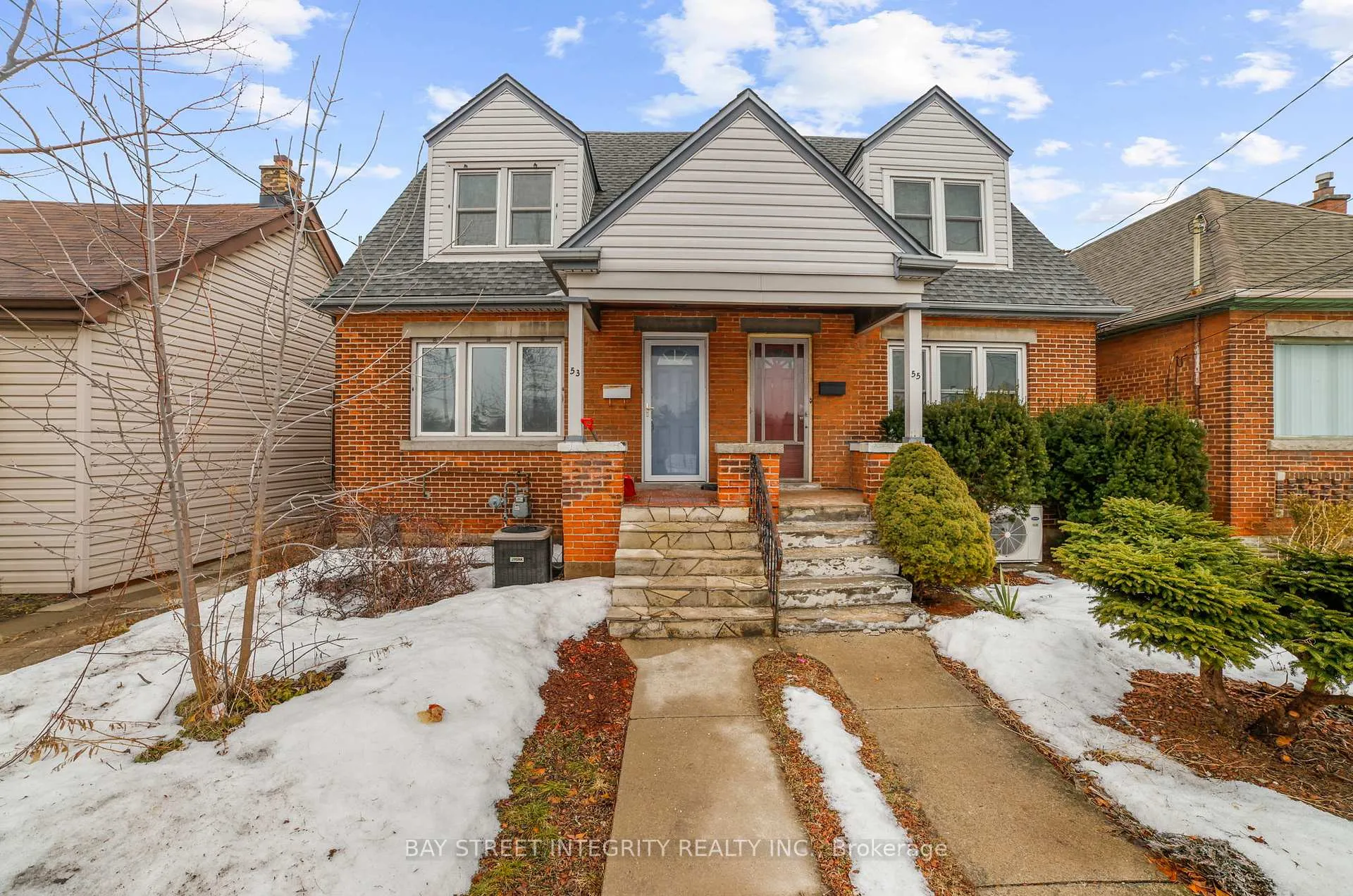 Photo 2 of 53 Paradise Road S, Hamilton, Westdale — HOMEH