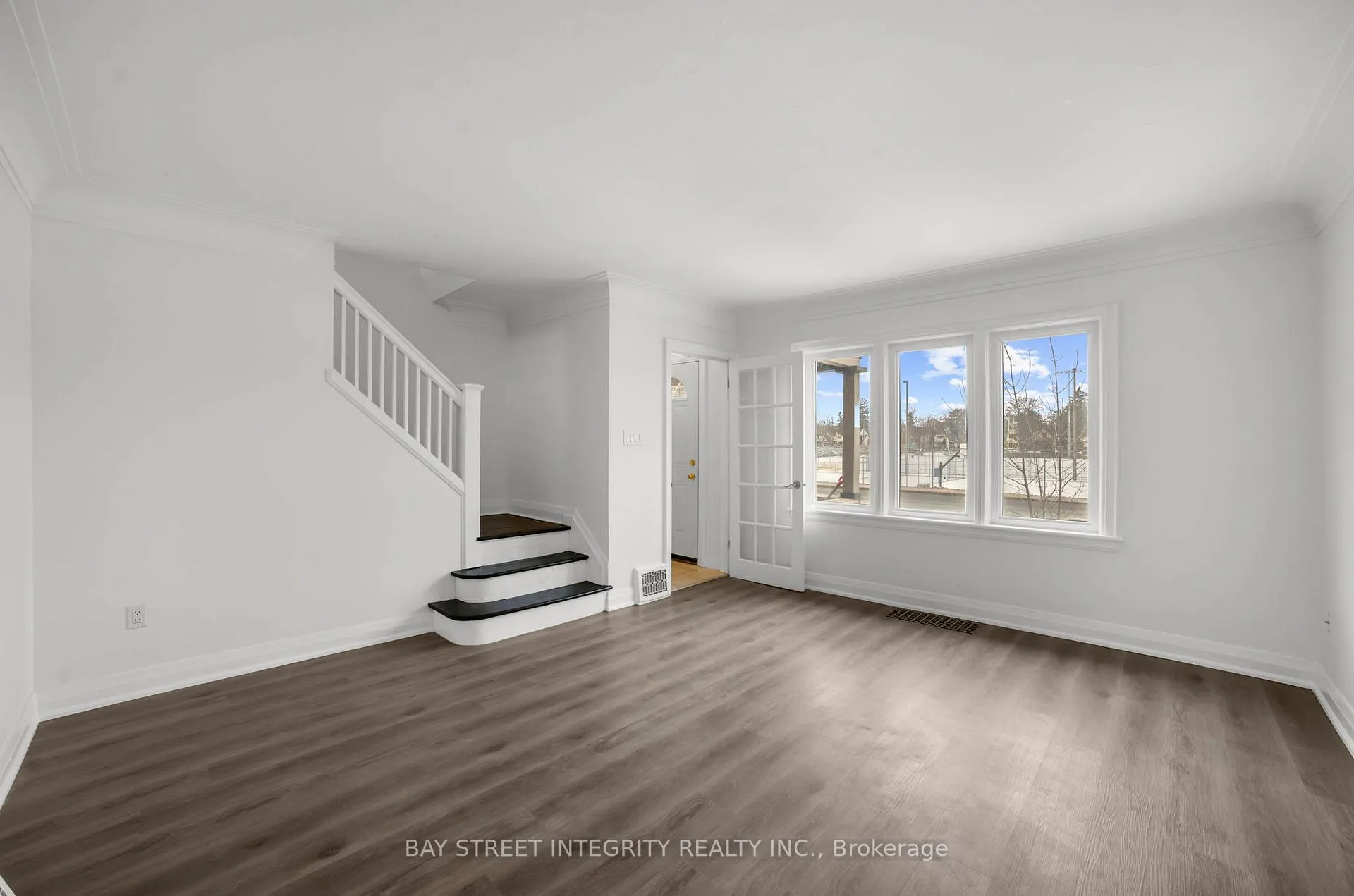 Photo 7 of 53 Paradise Road S, Hamilton, Westdale — HOMEH