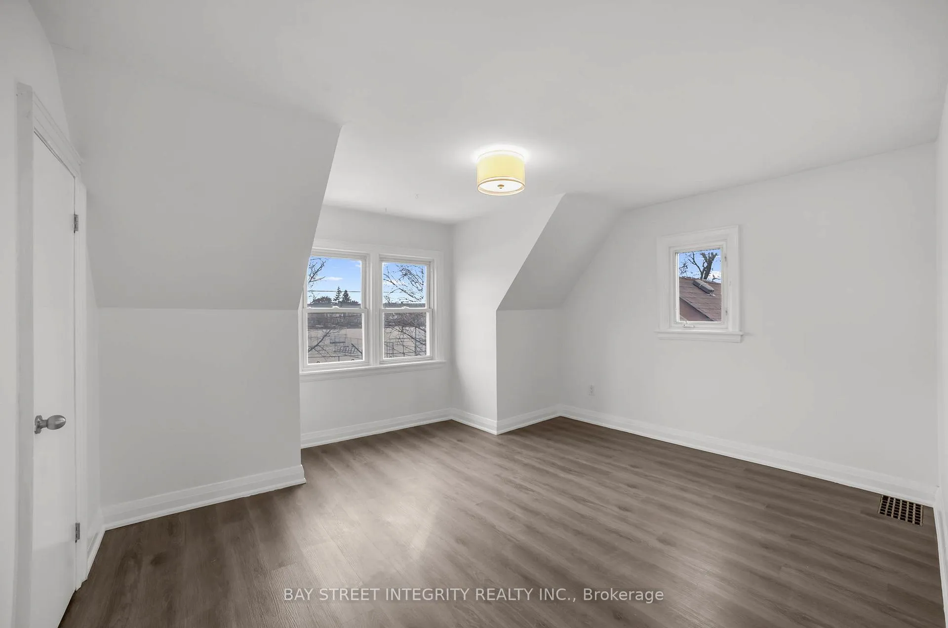 Photo 19 of 53 Paradise Road S, Hamilton, Westdale — HOMEH