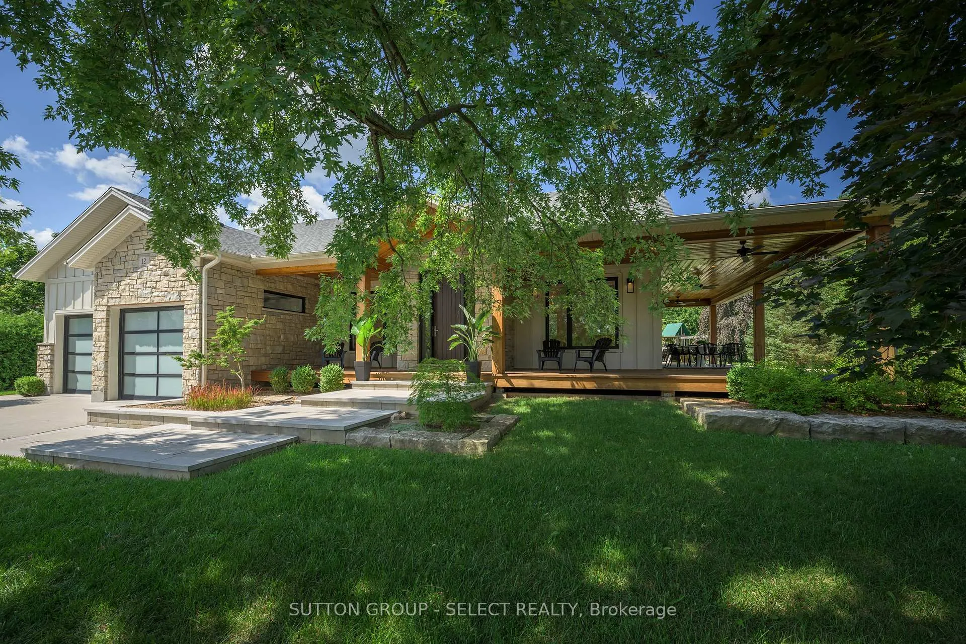 Photo 2 of 12 Parkland Place, Middlesex Centre, Kilworth — HOMEH