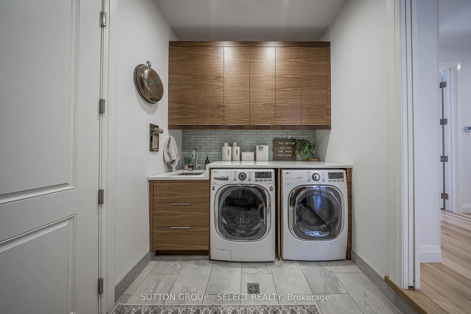 Photo 35 of 12 Parkland Place, Middlesex Centre, Kilworth — HOMEH