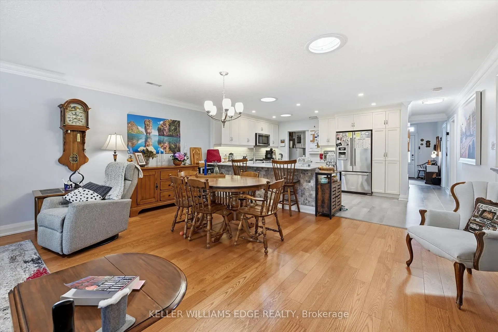 Photo 16 of 34 Cardinal Mindszenty Boulevard, Hamilton, Kennedy — HOMEH
