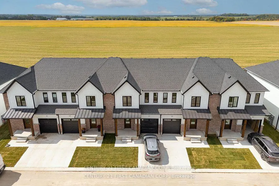 Photo 4 of 147-31(21) Scotts Drive, Lucan Biddulph, Lucan — HOMEH