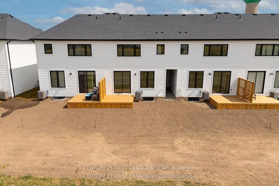 Photo 5 of 147-31(21) Scotts Drive, Lucan Biddulph, Lucan — HOMEH