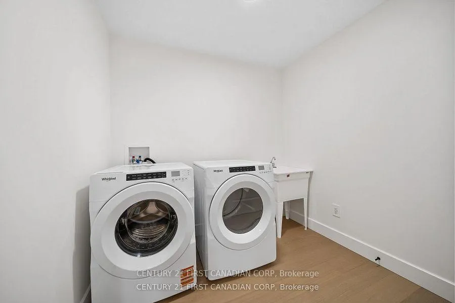 Photo 27 of 147-31(21) Scotts Drive, Lucan Biddulph, Lucan — HOMEH